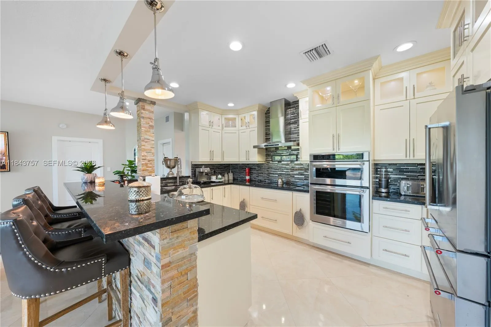 9621 W Calusa Club Dr, Miami, Florida 33186, Miami, Florida 33186, 5 Bedrooms Bedrooms, ,6 BathroomsBathrooms,Residential,For Sale,9621 W Calusa Club Dr, Miami, Florida 33186,A11843757