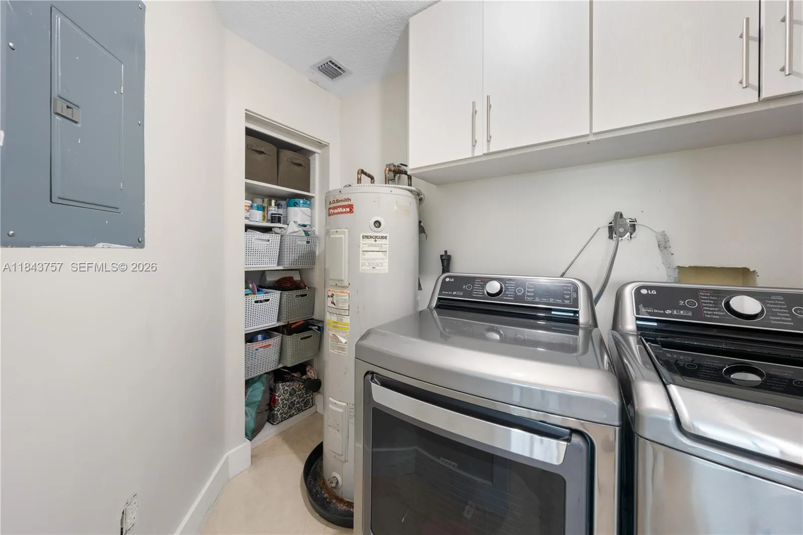 9621 W Calusa Club Dr, Miami, Florida 33186, Miami, Florida 33186, 5 Bedrooms Bedrooms, ,6 BathroomsBathrooms,Residential,For Sale,9621 W Calusa Club Dr, Miami, Florida 33186,A11843757