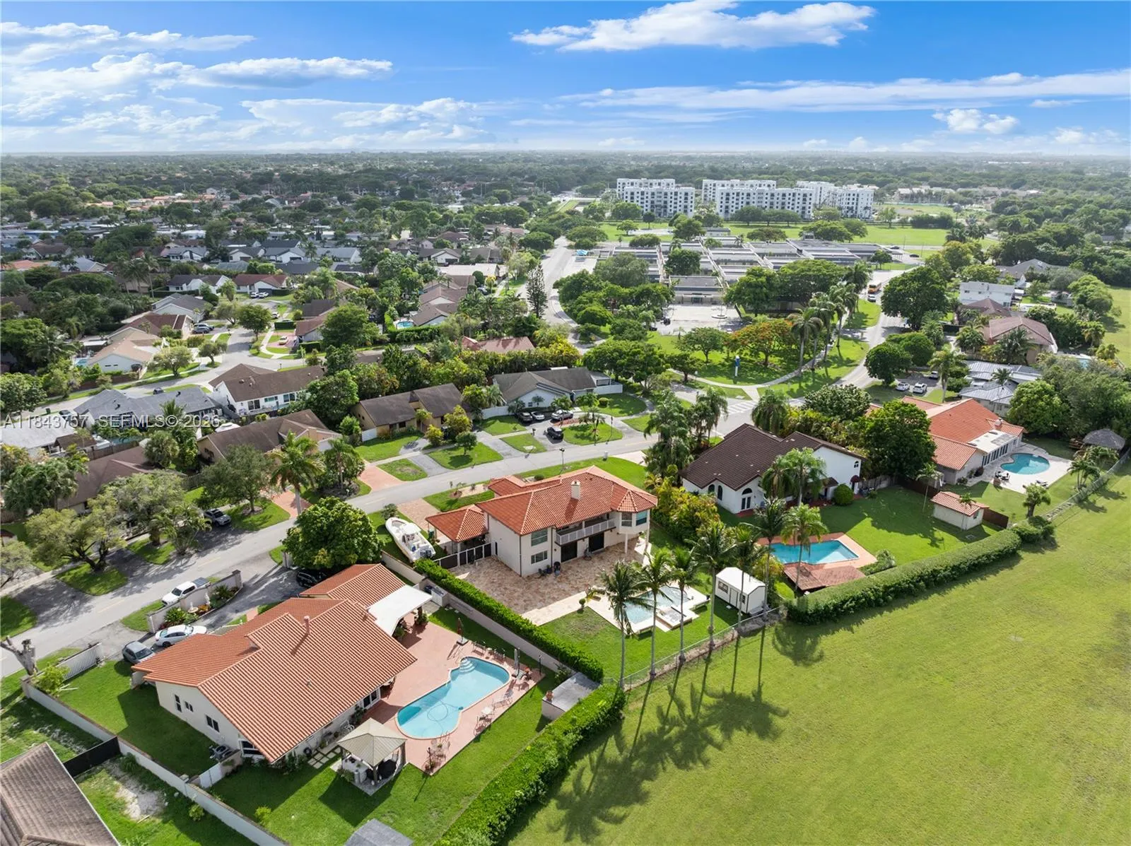 9621 W Calusa Club Dr, Miami, Florida 33186, Miami, Florida 33186, 5 Bedrooms Bedrooms, ,6 BathroomsBathrooms,Residential,For Sale,9621 W Calusa Club Dr, Miami, Florida 33186,A11843757