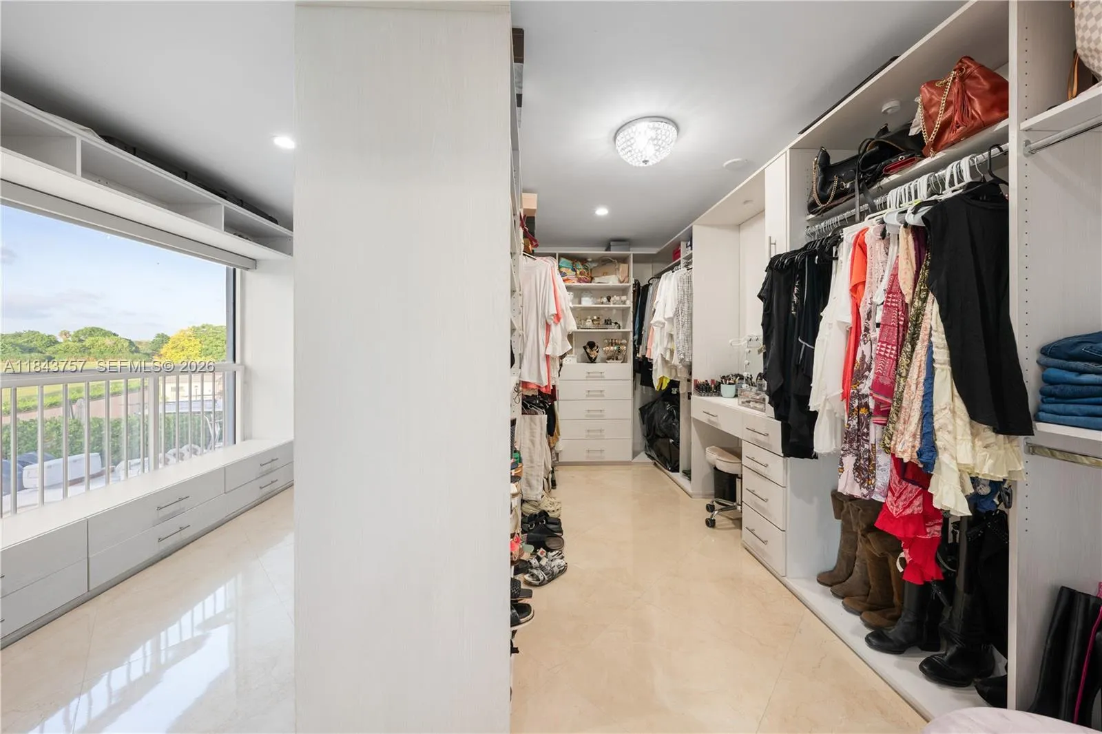 9621 W Calusa Club Dr, Miami, Florida 33186, Miami, Florida 33186, 5 Bedrooms Bedrooms, ,6 BathroomsBathrooms,Residential,For Sale,9621 W Calusa Club Dr, Miami, Florida 33186,A11843757