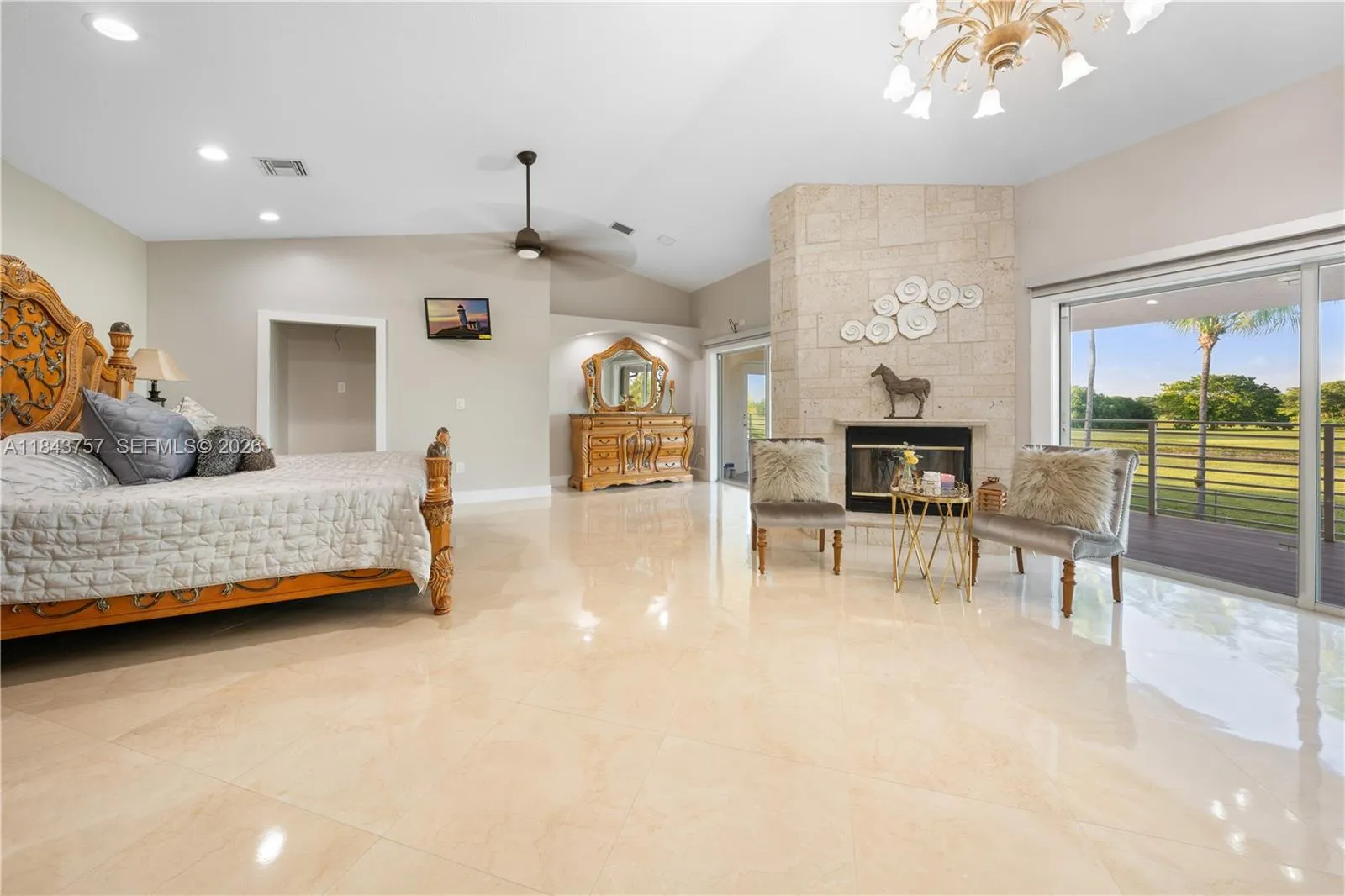 9621 W Calusa Club Dr, Miami, Florida 33186, Miami, Florida 33186, 5 Bedrooms Bedrooms, ,6 BathroomsBathrooms,Residential,For Sale,9621 W Calusa Club Dr, Miami, Florida 33186,A11843757