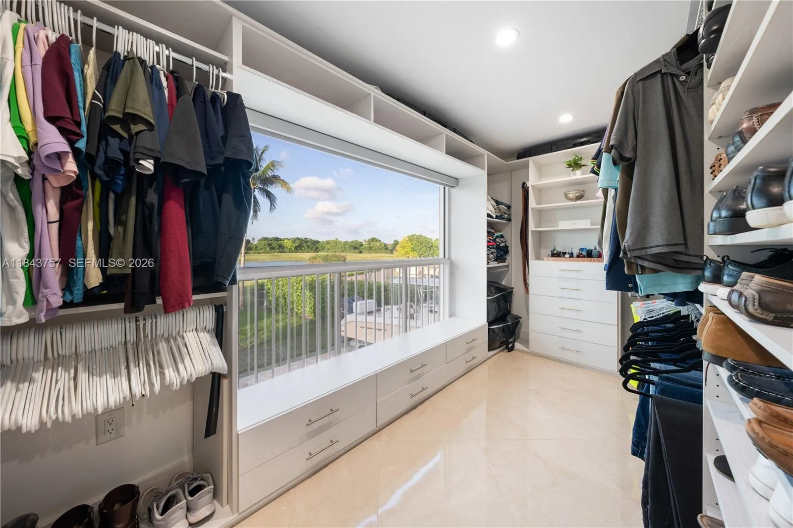 9621 W Calusa Club Dr, Miami, Florida 33186, Miami, Florida 33186, 5 Bedrooms Bedrooms, ,6 BathroomsBathrooms,Residential,For Sale,9621 W Calusa Club Dr, Miami, Florida 33186,A11843757