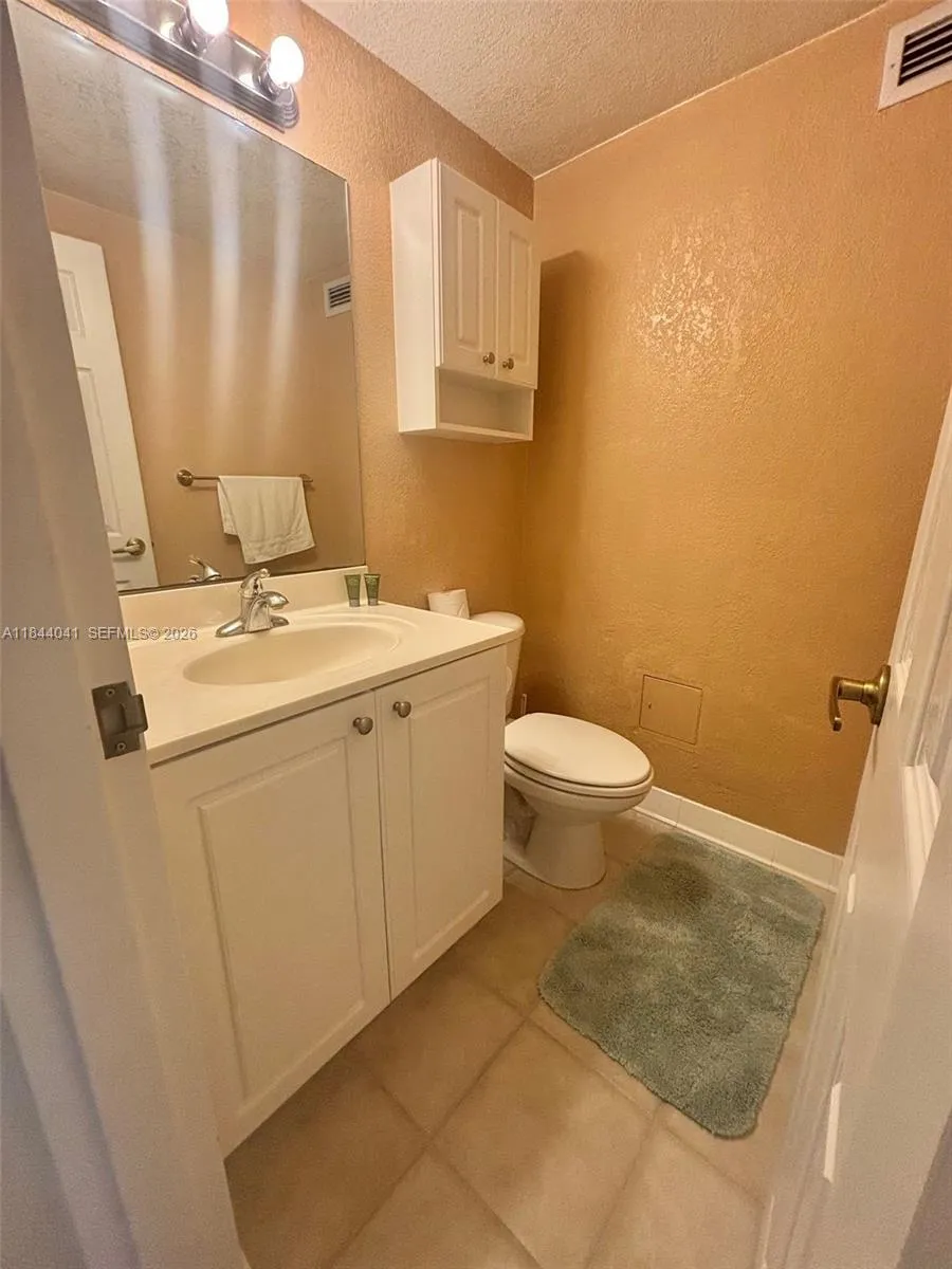 2501 S Ocean Dr 433, Hollywood, Florida 33019, Hollywood, Florida 33019, 1 Bedroom Bedrooms, ,1 BathroomBathrooms,Residential Lease,For Rent,2501 S Ocean Dr 433, Hollywood, Florida 33019,A11844041