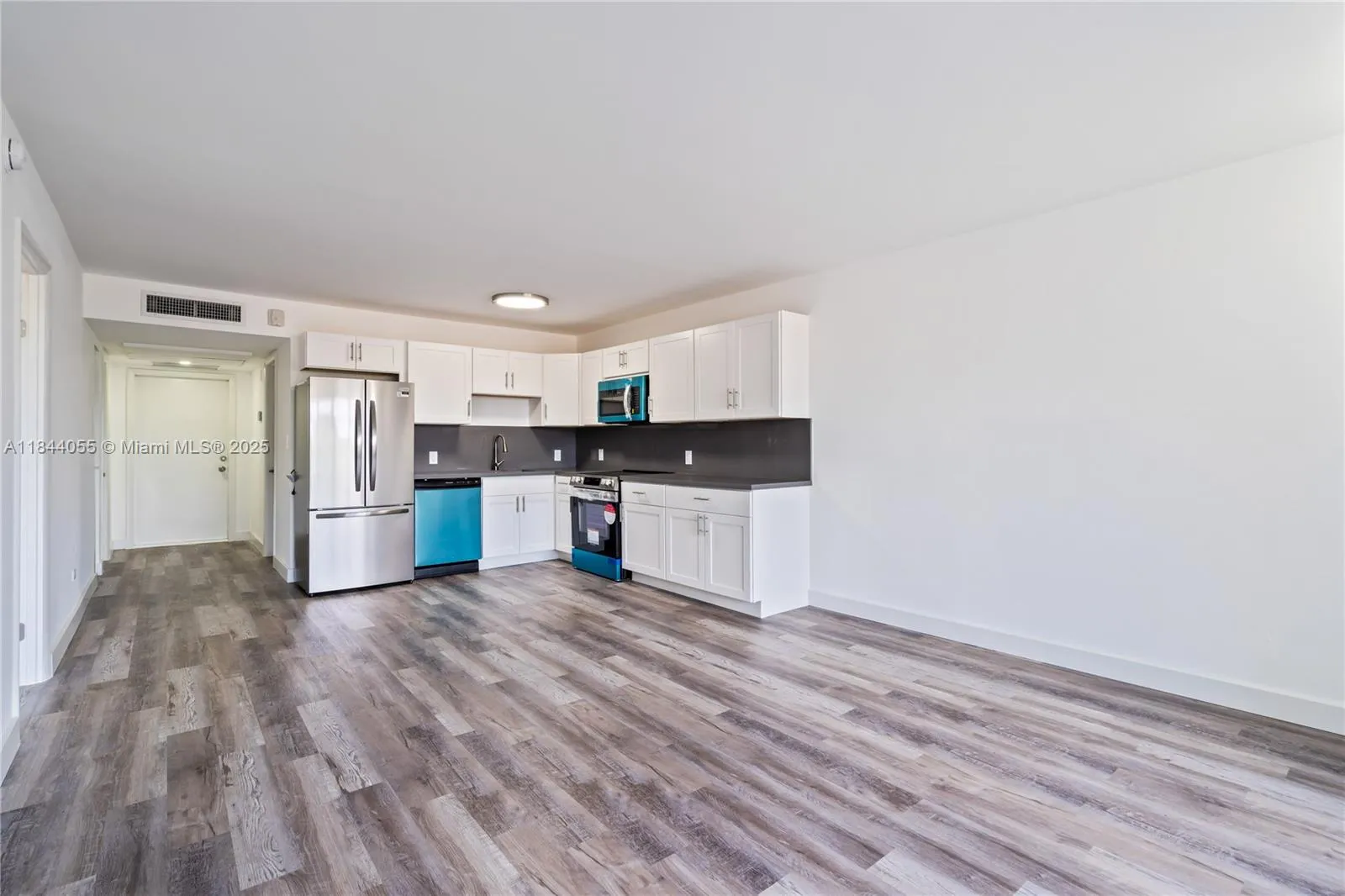 445 Ne 195th St 330, Miami, Florida 33179, Miami, Florida 33179, 1 Bedroom Bedrooms, 1 Room Rooms,2 BathroomsBathrooms,Residential,For Sale,445 Ne 195th St 330, Miami, Florida 33179,A11844055