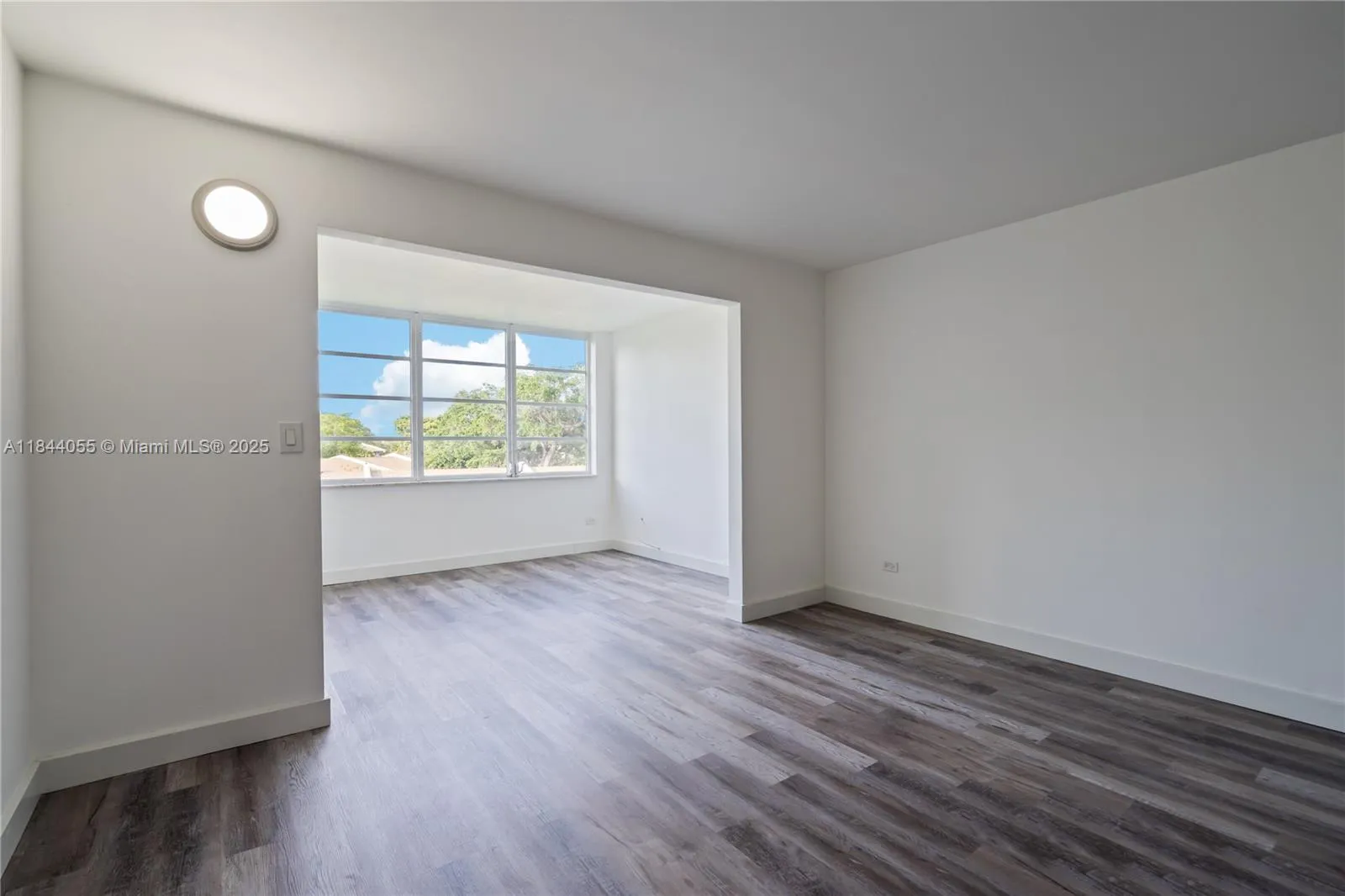 445 Ne 195th St 330, Miami, Florida 33179, Miami, Florida 33179, 1 Bedroom Bedrooms, 1 Room Rooms,2 BathroomsBathrooms,Residential,For Sale,445 Ne 195th St 330, Miami, Florida 33179,A11844055