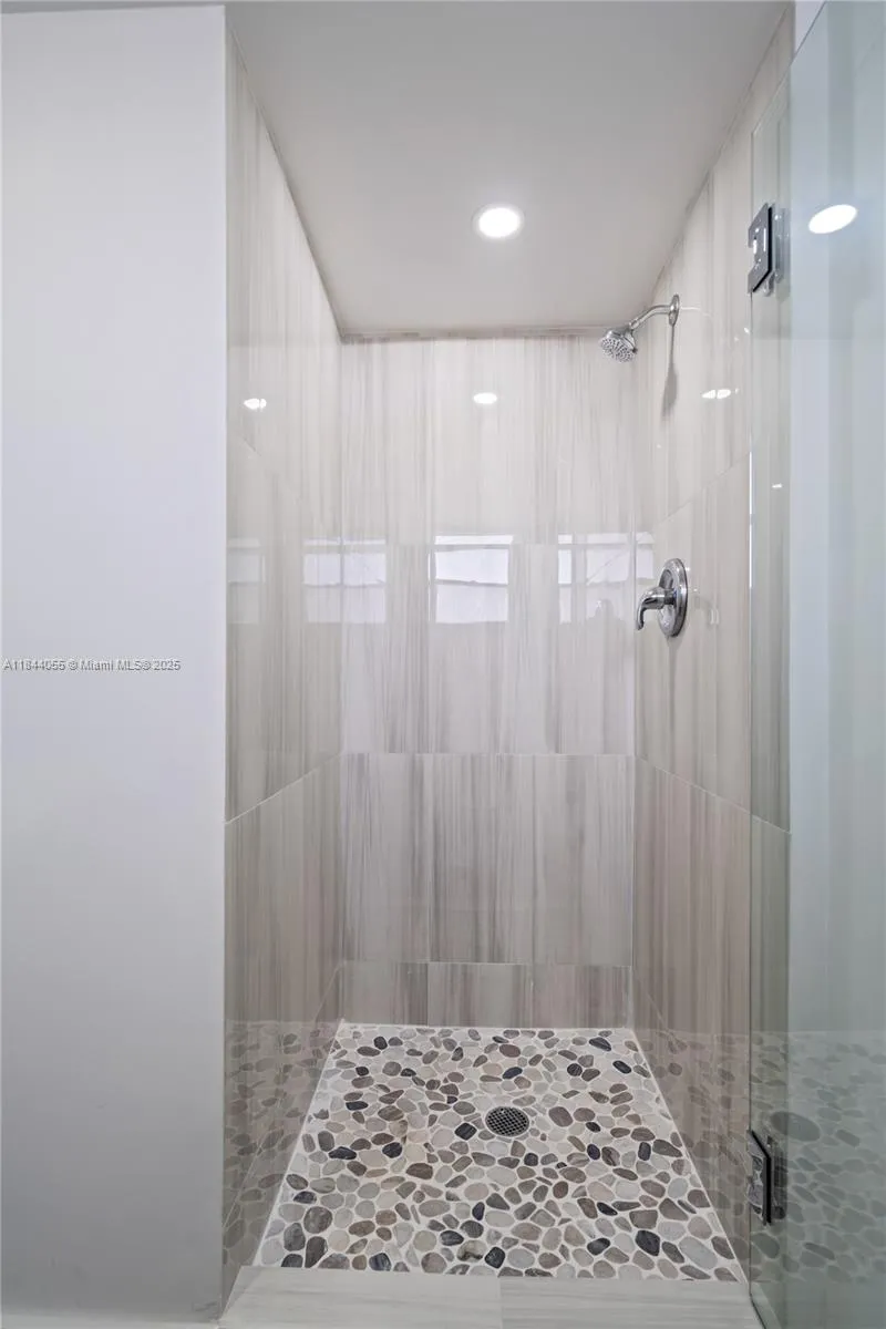 445 Ne 195th St 330, Miami, Florida 33179, Miami, Florida 33179, 1 Bedroom Bedrooms, 1 Room Rooms,2 BathroomsBathrooms,Residential,For Sale,445 Ne 195th St 330, Miami, Florida 33179,A11844055