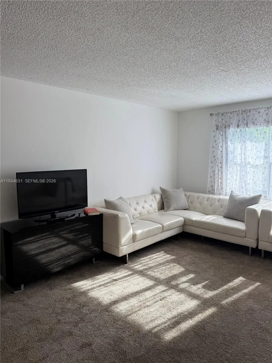 2225 Monroe St B6, Hollywood, Florida 33020, Hollywood, Florida 33020, 2 Bedrooms Bedrooms, ,2 BathroomsBathrooms,Residential Lease,For Rent,2225 Monroe St B6, Hollywood, Florida 33020,A11844631