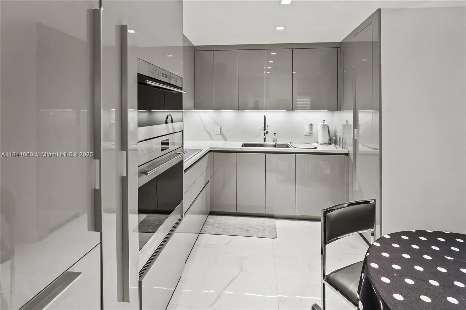 8877 Collins Ave 705, Surfside, Florida 33154, Surfside, Florida 33154, 1 Bedroom Bedrooms, ,2 BathroomsBathrooms,Residential Lease,For Rent,8877 Collins Ave 705, Surfside, Florida 33154,A11844860 8877 Collins Ave 705, Surfside, Florida 33154, Surfside, Florida 33154, 1 Bedroom Bedrooms, ,2 BathroomsBathrooms,Residential Lease,For Rent,8877 Collins Ave 705, Surfside, Florida 33154,A11844860