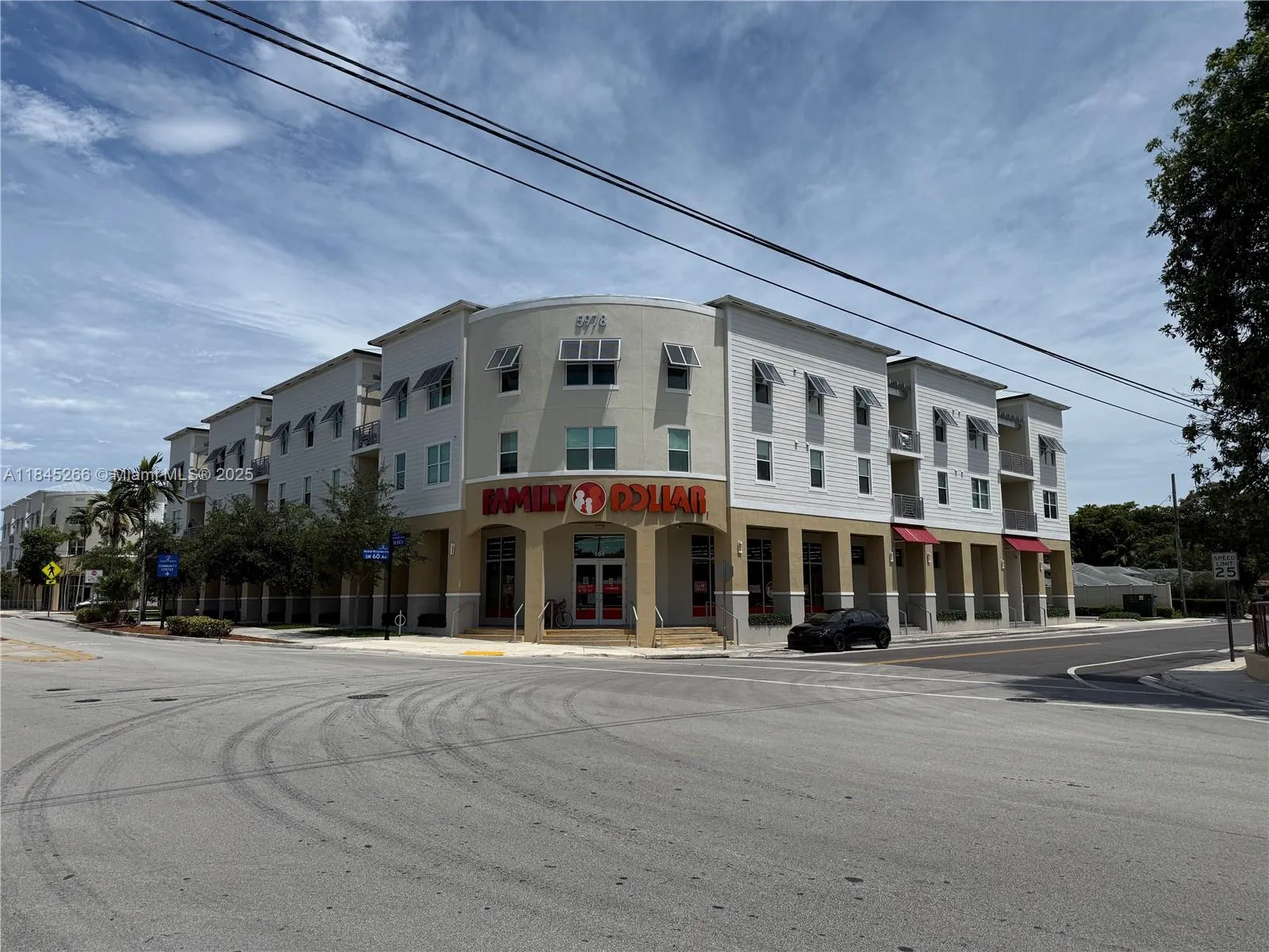 South Miami, Florida 33143, 3 Bedrooms Bedrooms, ,2 BathroomsBathrooms,Residential Lease,For Rent,A11845266