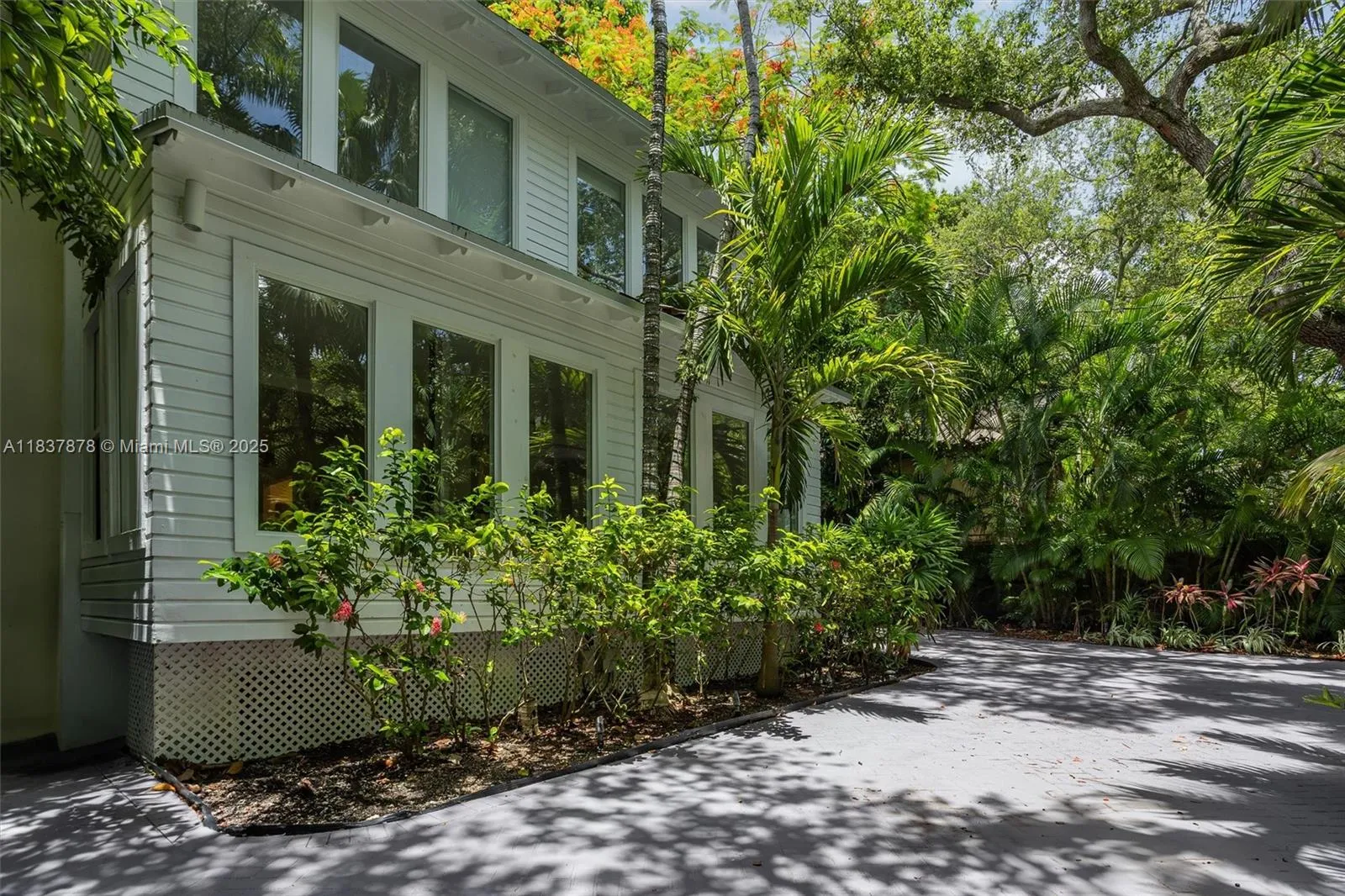 4286 S Douglas Rd, Miami, Florida 33133, Miami, Florida 33133, 4 Bedrooms Bedrooms, ,5 BathroomsBathrooms,Residential Lease,For Rent,4286 S Douglas Rd, Miami, Florida 33133,A11837878