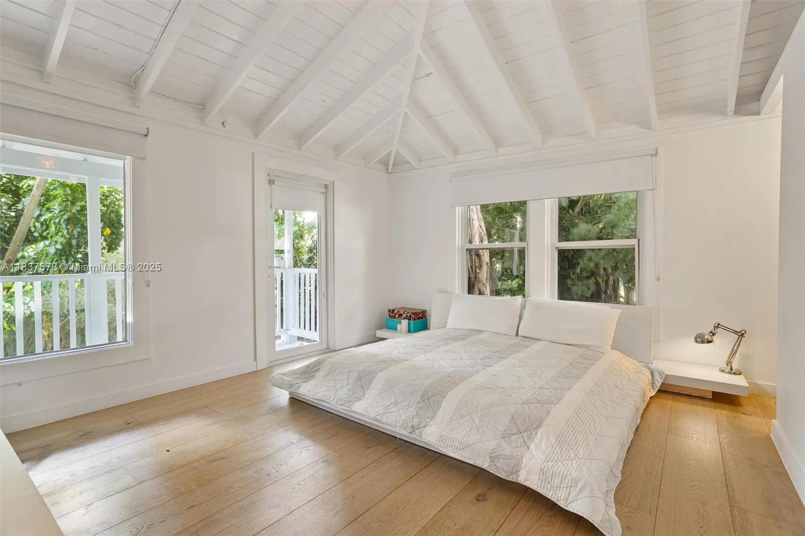 4286 S Douglas Rd, Miami, Florida 33133, Miami, Florida 33133, 4 Bedrooms Bedrooms, ,5 BathroomsBathrooms,Residential Lease,For Rent,4286 S Douglas Rd, Miami, Florida 33133,A11837878