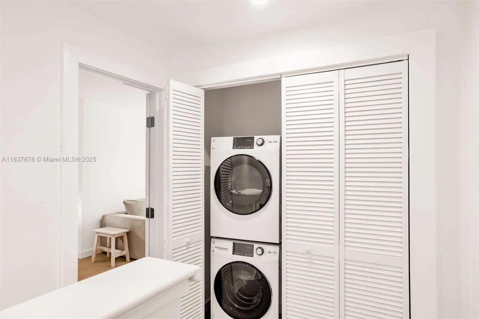4286 S Douglas Rd, Miami, Florida 33133, Miami, Florida 33133, 4 Bedrooms Bedrooms, ,5 BathroomsBathrooms,Residential Lease,For Rent,4286 S Douglas Rd, Miami, Florida 33133,A11837878