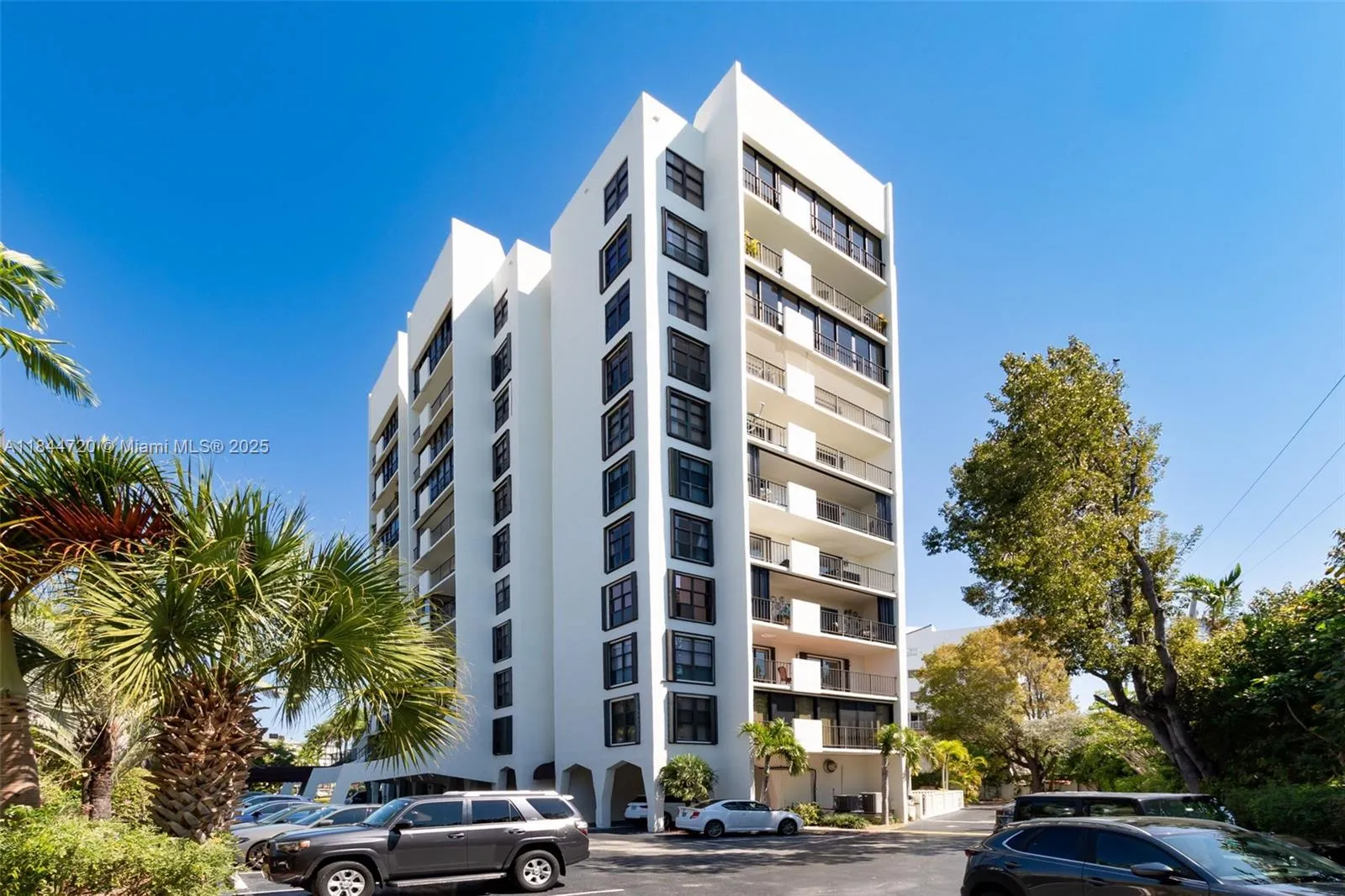 77 Crandon Blvd 5b, Key Biscayne, Florida 33149, Key Biscayne, Florida 33149, 1 Bedroom Bedrooms, ,1 BathroomBathrooms,Residential,For Sale,77 Crandon Blvd 5b, Key Biscayne, Florida 33149,A11844720