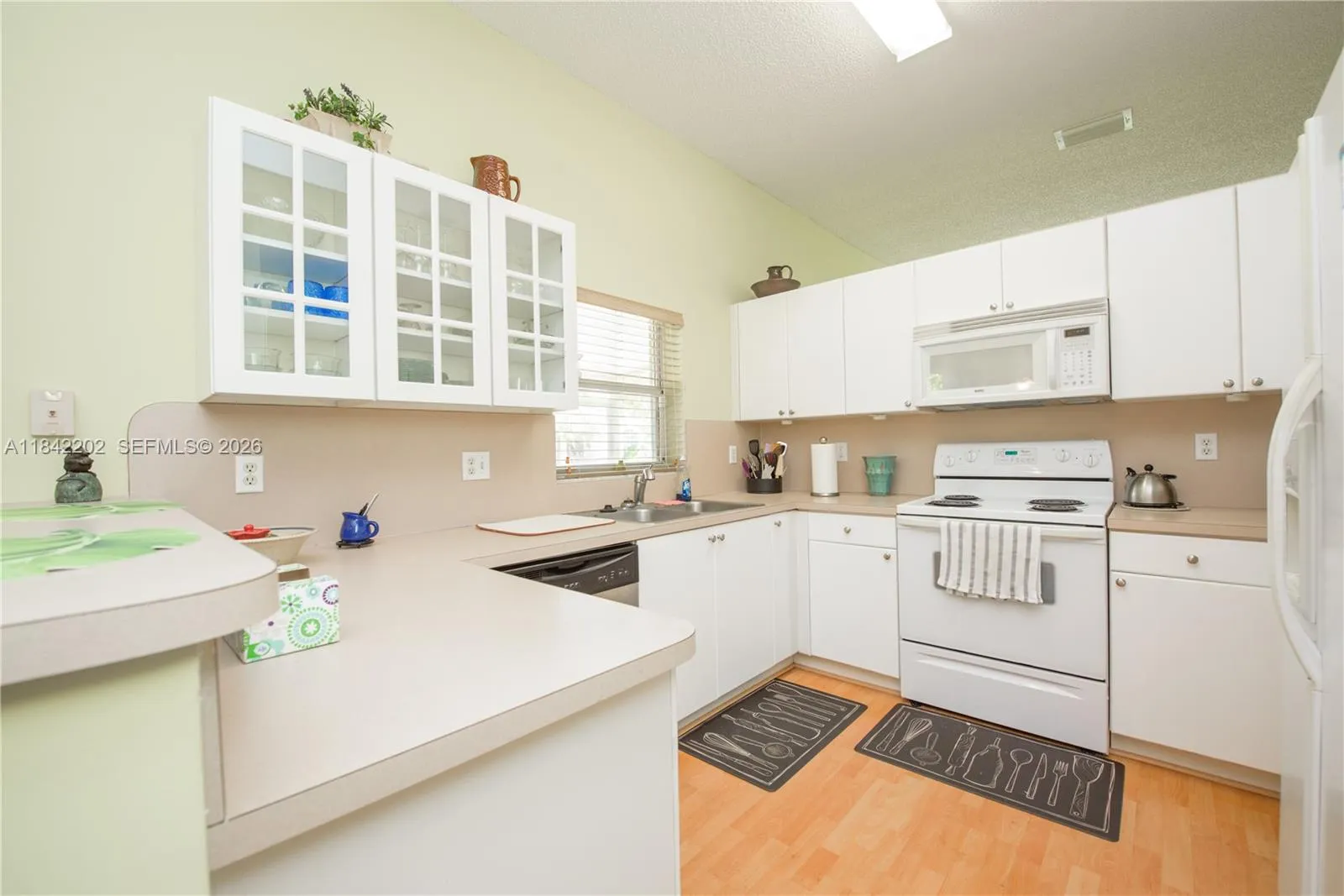 460 Se 24th Dr, Homestead, Florida 33033, Homestead, Florida 33033, 3 Bedrooms Bedrooms, 9 Rooms Rooms,2 BathroomsBathrooms,Residential,For Sale,460 Se 24th Dr, Homestead, Florida 33033,A11842202