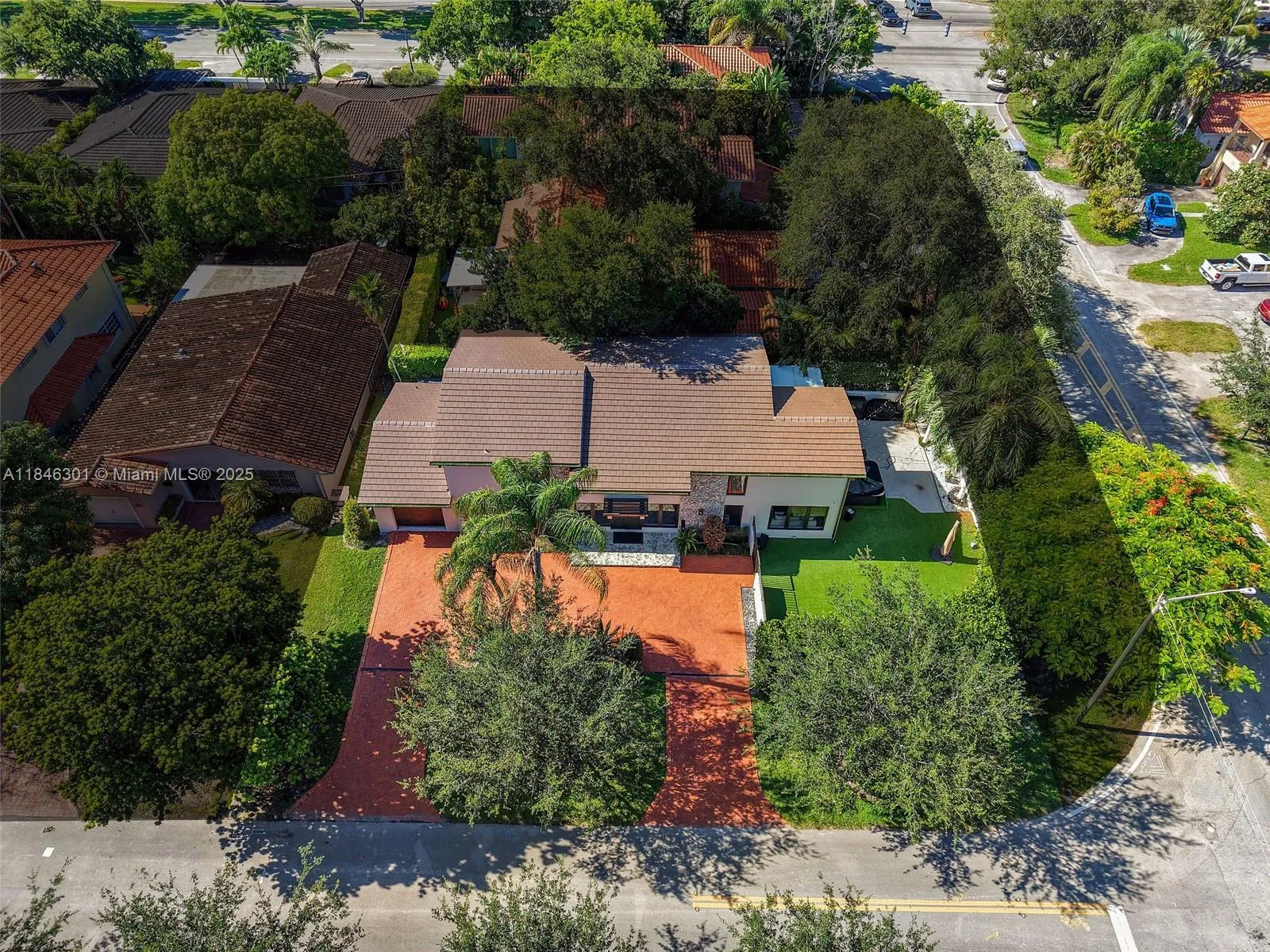 1501 Algardi Ave, Coral Gables, Florida 33146, Coral Gables, Florida 33146, 4 Bedrooms Bedrooms, ,3 BathroomsBathrooms,Residential,For Sale,1501 Algardi Ave, Coral Gables, Florida 33146,A11846301
