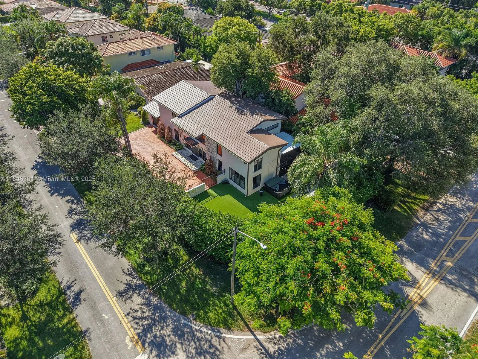 1501 Algardi Ave, Coral Gables, Florida 33146, Coral Gables, Florida 33146, 4 Bedrooms Bedrooms, ,3 BathroomsBathrooms,Residential,For Sale,1501 Algardi Ave, Coral Gables, Florida 33146,A11846301