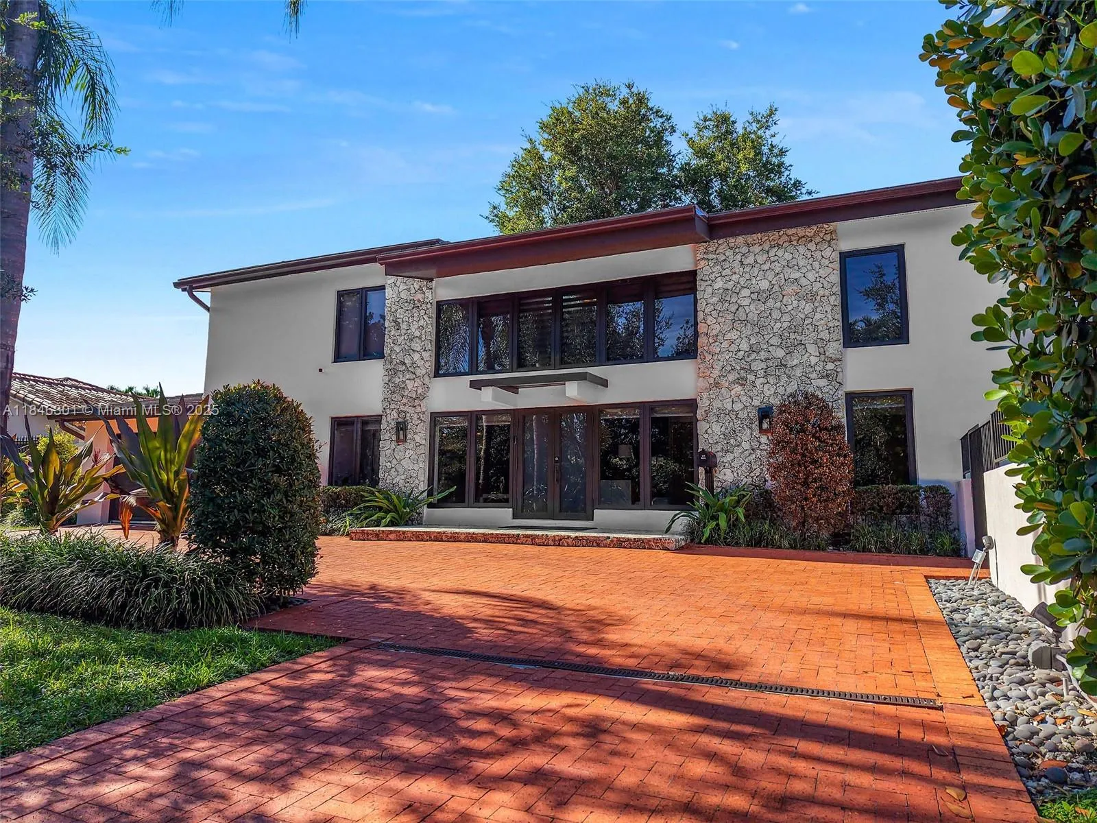 1501 Algardi Ave, Coral Gables, Florida 33146, Coral Gables, Florida 33146, 4 Bedrooms Bedrooms, ,3 BathroomsBathrooms,Residential,For Sale,1501 Algardi Ave, Coral Gables, Florida 33146,A11846301