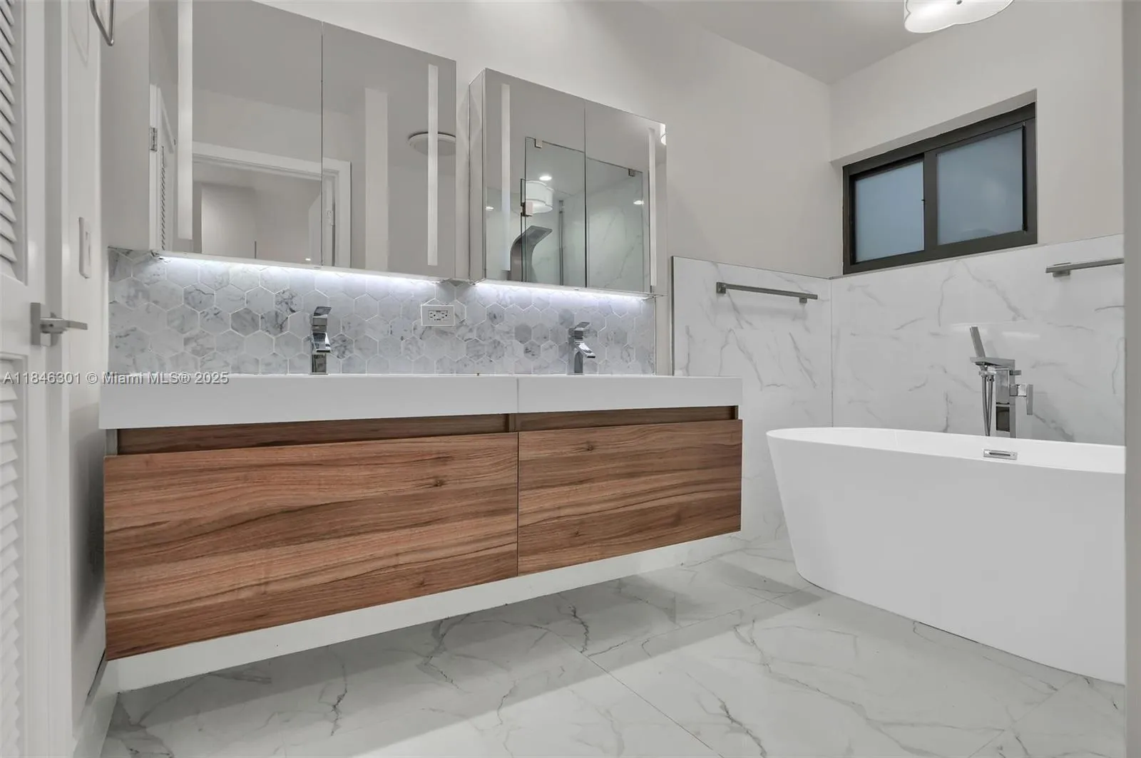 1501 Algardi Ave, Coral Gables, Florida 33146, Coral Gables, Florida 33146, 4 Bedrooms Bedrooms, ,3 BathroomsBathrooms,Residential,For Sale,1501 Algardi Ave, Coral Gables, Florida 33146,A11846301