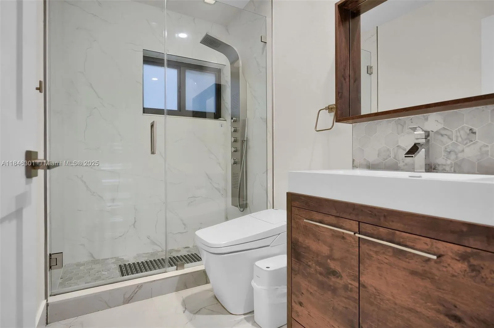 1501 Algardi Ave, Coral Gables, Florida 33146, Coral Gables, Florida 33146, 4 Bedrooms Bedrooms, ,3 BathroomsBathrooms,Residential,For Sale,1501 Algardi Ave, Coral Gables, Florida 33146,A11846301