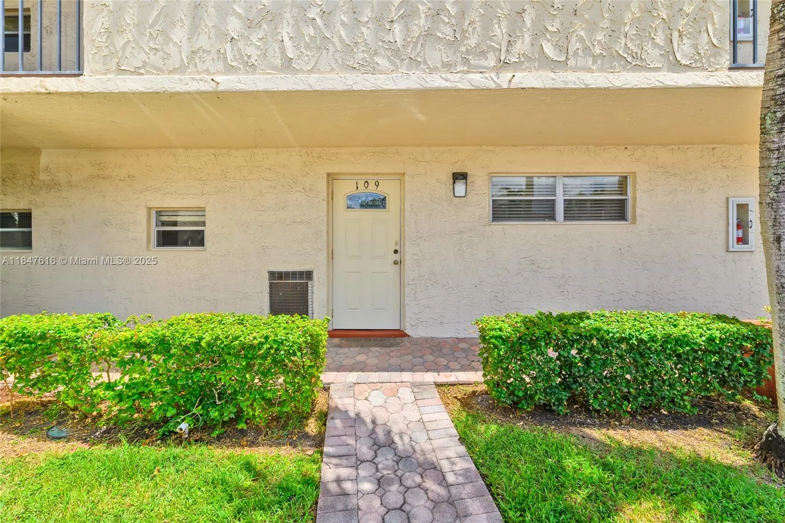681 S Hollybrook Dr 109, Pembroke Pines, Florida 3, Pembroke Pines, Florida 33025, 2 Bedrooms Bedrooms, ,2 BathroomsBathrooms,Residential Lease,For Rent,681 S Hollybrook Dr 109, Pembroke Pines, Florida 3,A11847616
