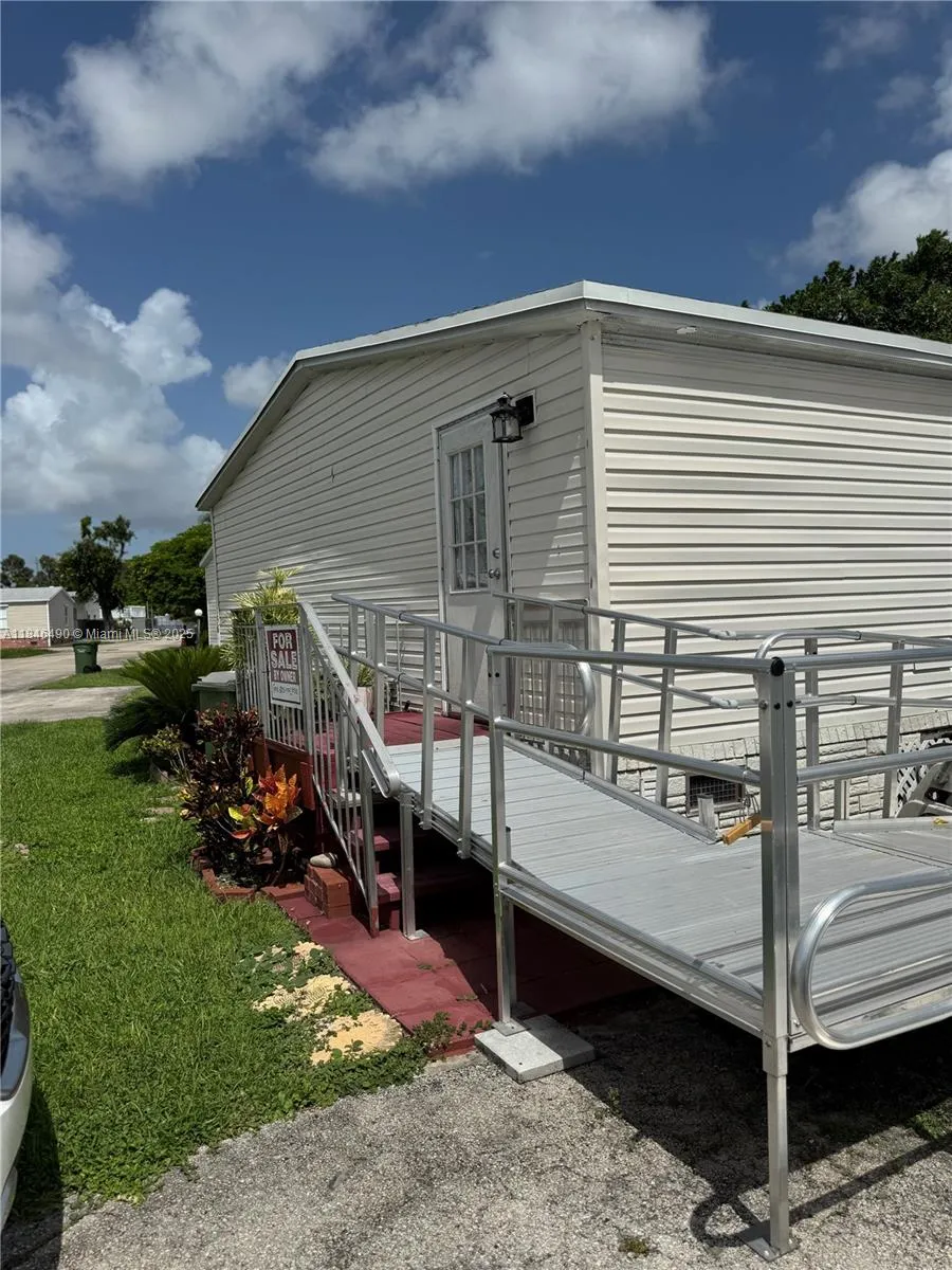 220 Ne 12 Ave 158, Homestead, Florida 33030, Homestead, Florida 33030, 3 Bedrooms Bedrooms, 1 Room Rooms,2 BathroomsBathrooms,Residential,For Sale,220 Ne 12 Ave 158, Homestead, Florida 33030,A11846490