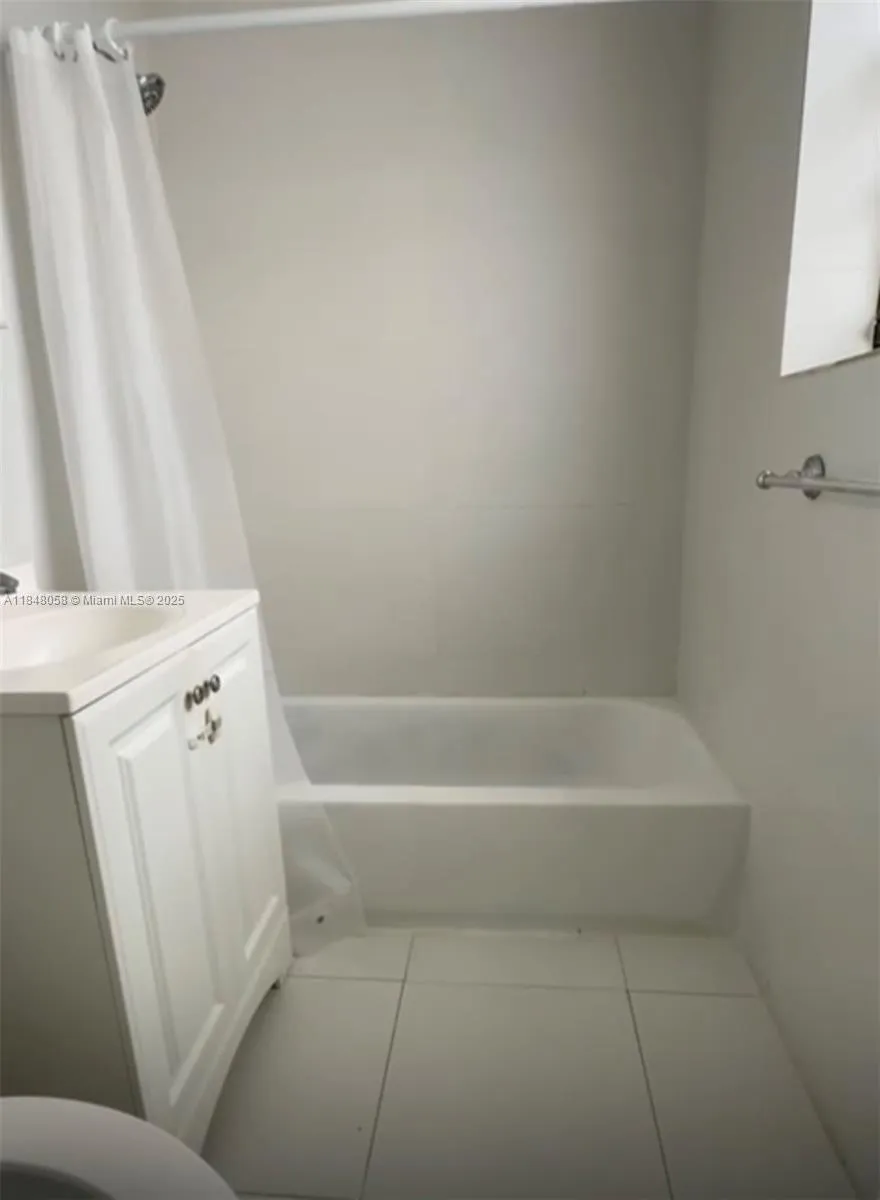 1611 Pennsylvania 12a, Miami Beach, Florida 33139, Miami Beach, Florida 33139, ,1 BathroomBathrooms,Residential Lease,For Rent,1611 Pennsylvania 12a, Miami Beach, Florida 33139,A11848058