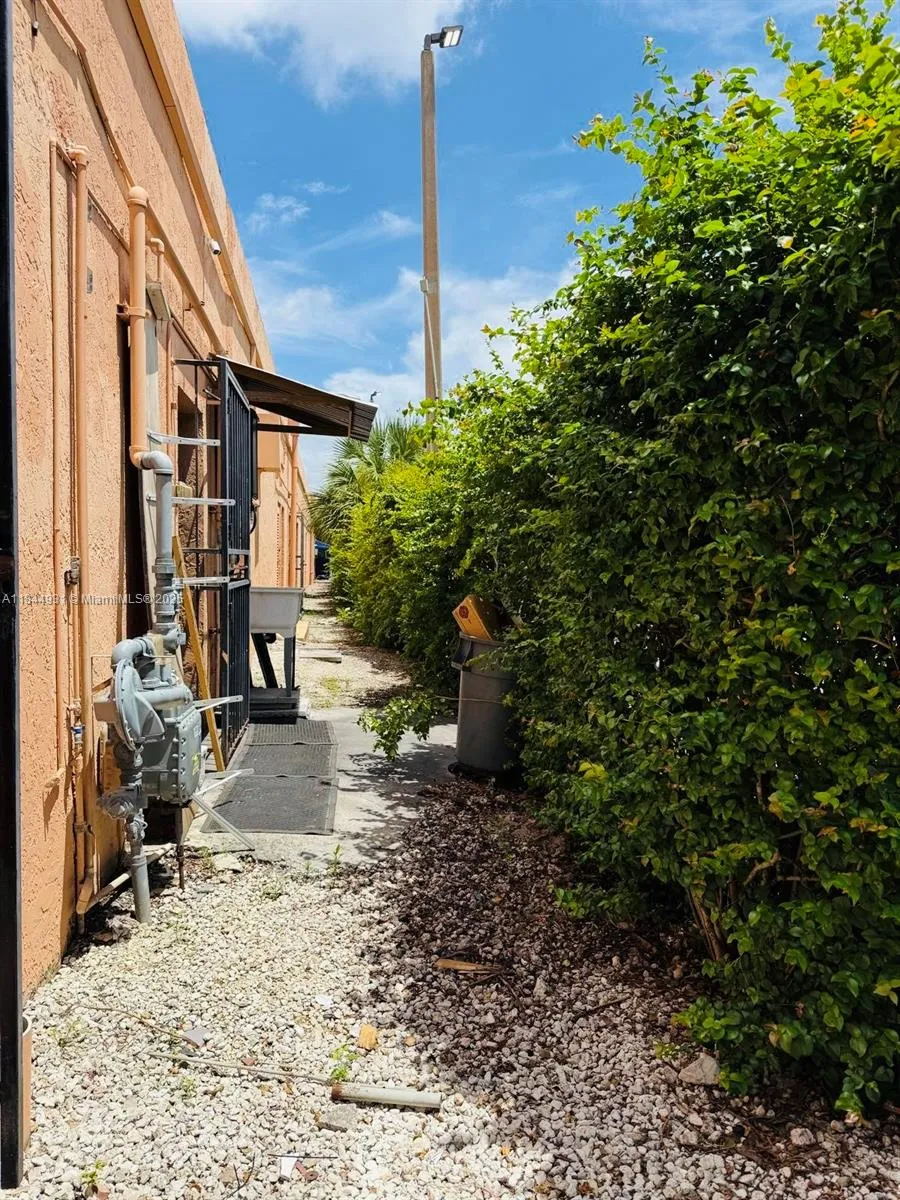 2114 W 68 St, Hialeah, Florida 33016, Hialeah, Florida 33016, ,Business Opportunity,For Sale,2114 W 68 St, Hialeah, Florida 33016,A11844931