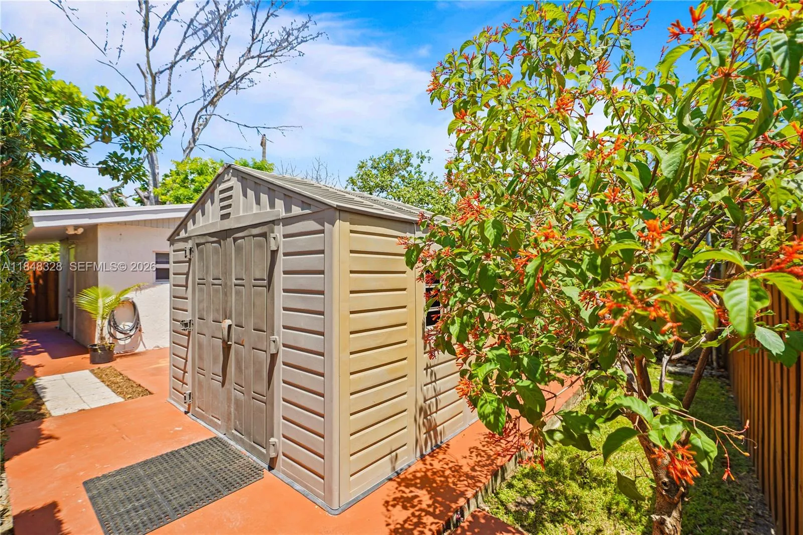 6525 Sw 32nd St, Miami, Florida 33155, Miami, Florida 33155, 3 Bedrooms Bedrooms, ,2 BathroomsBathrooms,Residential,For Sale,6525 Sw 32nd St, Miami, Florida 33155,A11848328