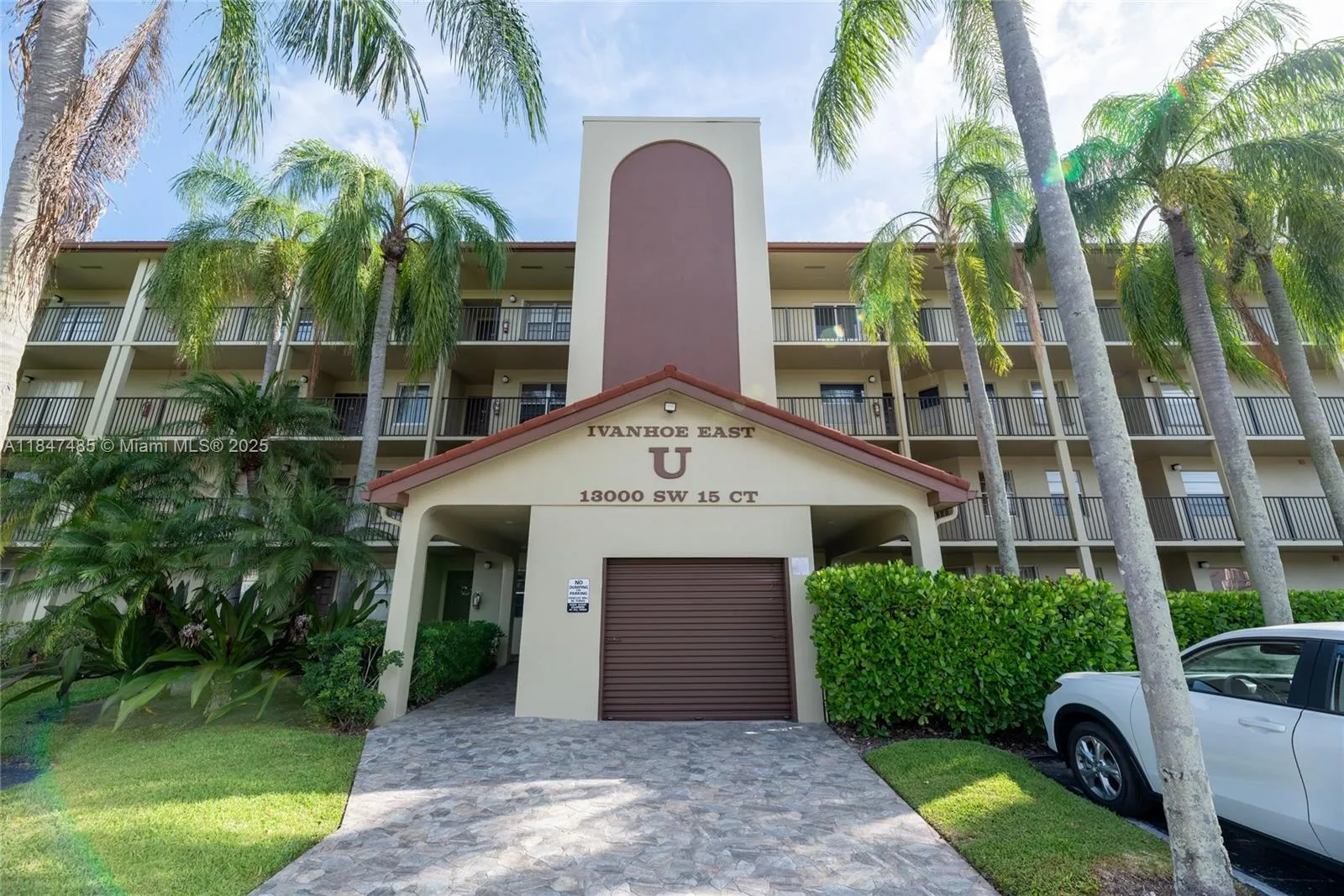 13000 Sw 15th Ct 206u, Pembroke Pines, Florida 330, Pembroke Pines, Florida 33027, 2 Bedrooms Bedrooms, ,2 BathroomsBathrooms,Residential,For Sale,13000 Sw 15th Ct 206u, Pembroke Pines, Florida 330,A11847485