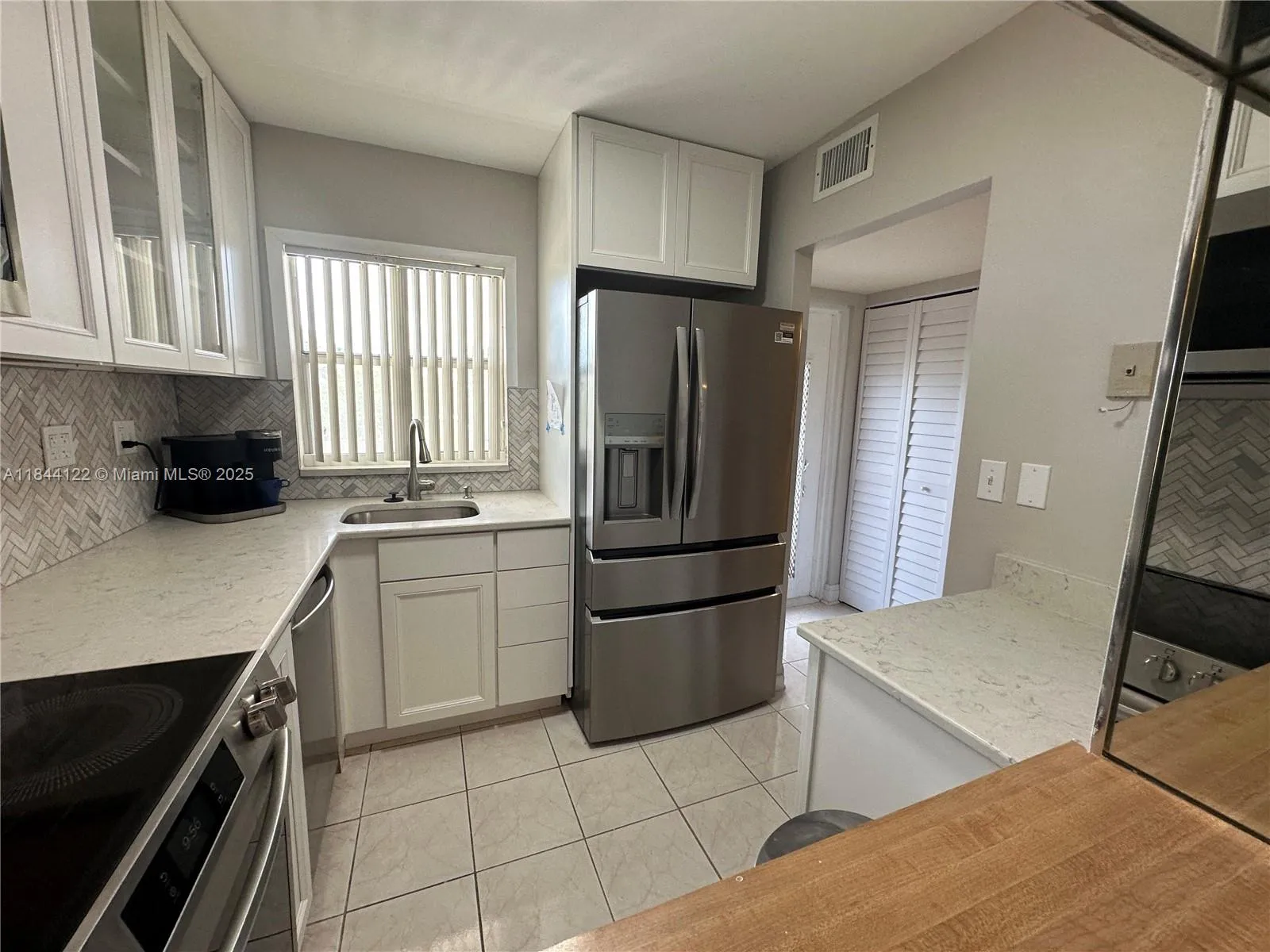 9400 Sunrise Lakes Blvd 305, Sunrise, Florida 3332, Sunrise, Florida 33322, 1 Bedroom Bedrooms, ,1 BathroomBathrooms,Residential,For Sale,9400 Sunrise Lakes Blvd 305, Sunrise, Florida 3332,A11844122