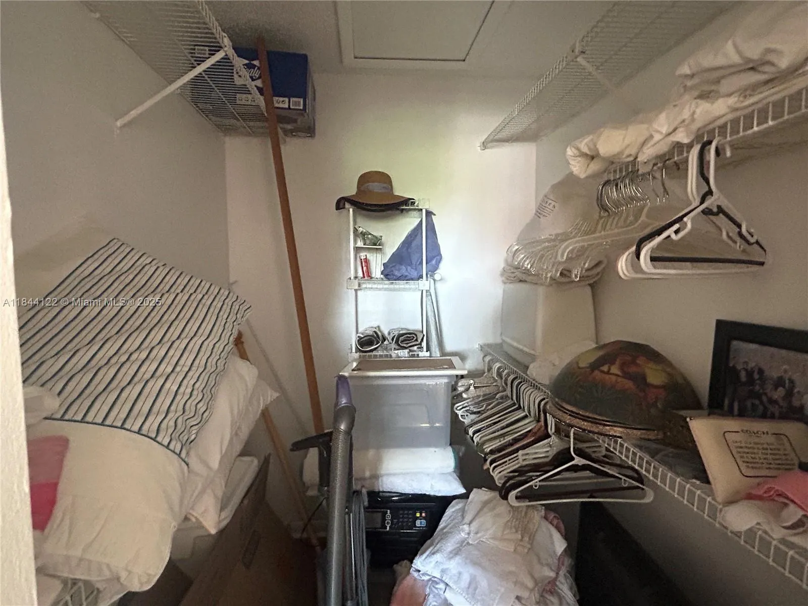 9400 Sunrise Lakes Blvd 305, Sunrise, Florida 3332, Sunrise, Florida 33322, 1 Bedroom Bedrooms, ,1 BathroomBathrooms,Residential,For Sale,9400 Sunrise Lakes Blvd 305, Sunrise, Florida 3332,A11844122