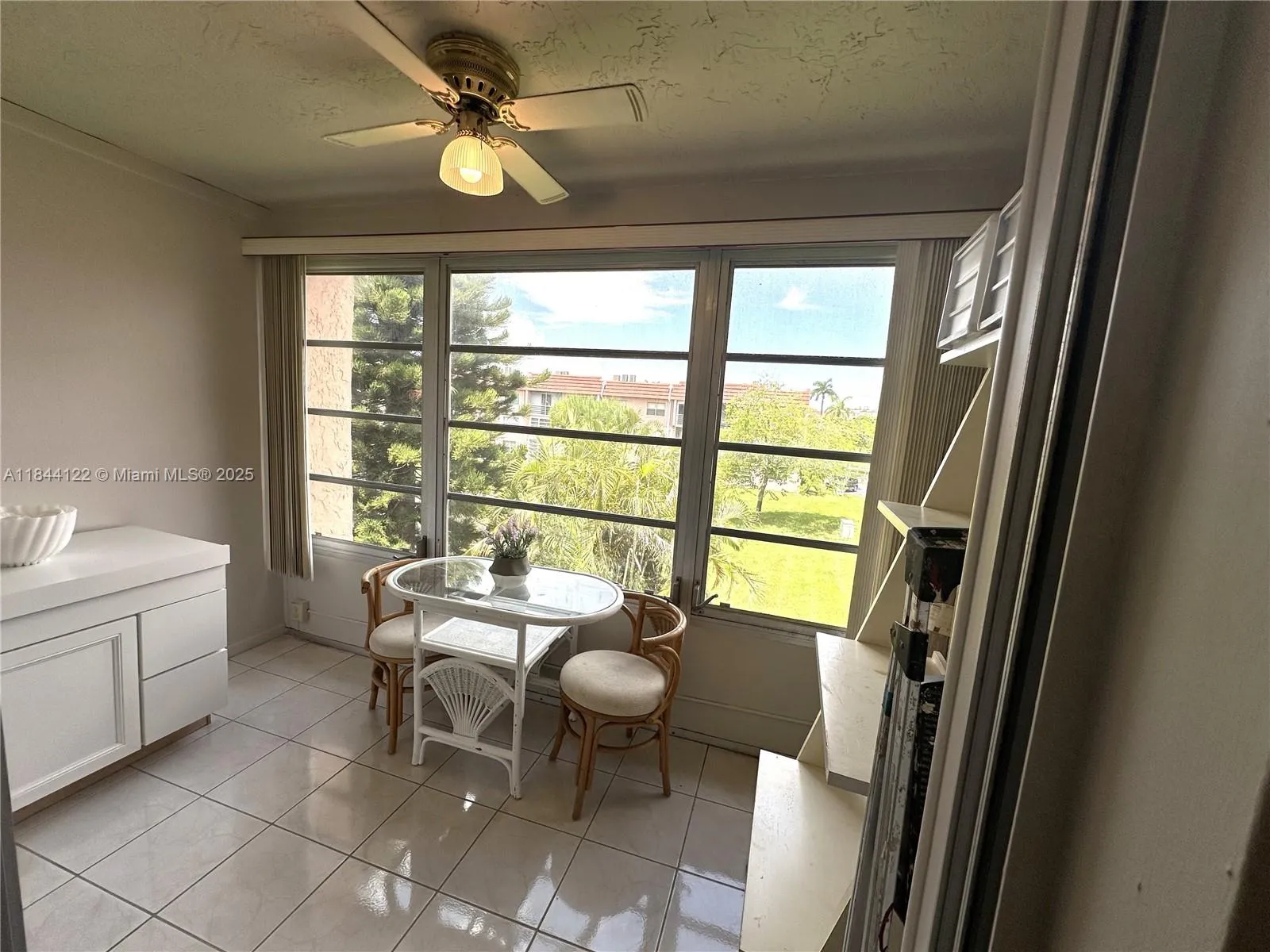 9400 Sunrise Lakes Blvd 305, Sunrise, Florida 3332, Sunrise, Florida 33322, 1 Bedroom Bedrooms, ,1 BathroomBathrooms,Residential,For Sale,9400 Sunrise Lakes Blvd 305, Sunrise, Florida 3332,A11844122