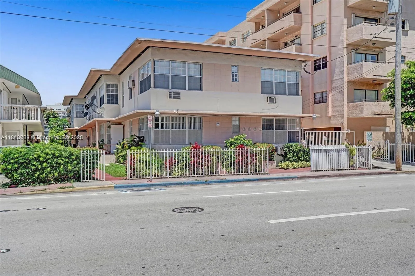 6860 Abbott Ave 4, Miami Beach, Florida 33141, Miami Beach, Florida 33141, 1 Bedroom Bedrooms, ,1 BathroomBathrooms,Residential Lease,For Rent,6860 Abbott Ave 4, Miami Beach, Florida 33141,A11848769