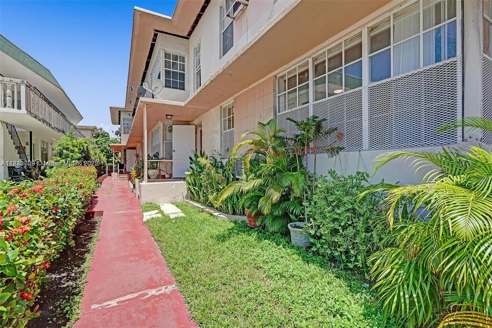 6860 Abbott Ave 4, Miami Beach, Florida 33141, Miami Beach, Florida 33141, 1 Bedroom Bedrooms, ,1 BathroomBathrooms,Residential Lease,For Rent,6860 Abbott Ave 4, Miami Beach, Florida 33141,A11848769