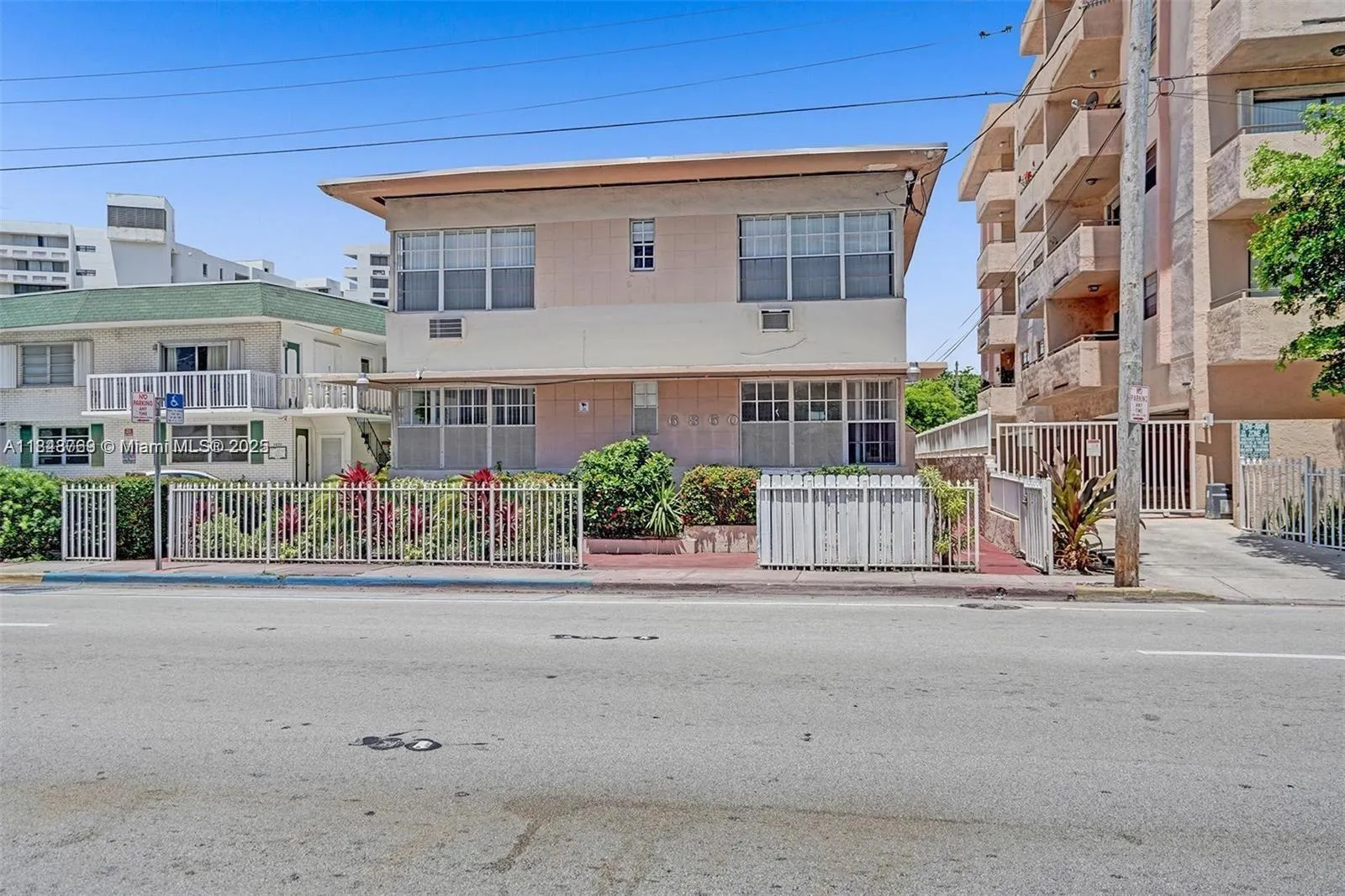6860 Abbott Ave 4, Miami Beach, Florida 33141, Miami Beach, Florida 33141, 1 Bedroom Bedrooms, ,1 BathroomBathrooms,Residential Lease,For Rent,6860 Abbott Ave 4, Miami Beach, Florida 33141,A11848769