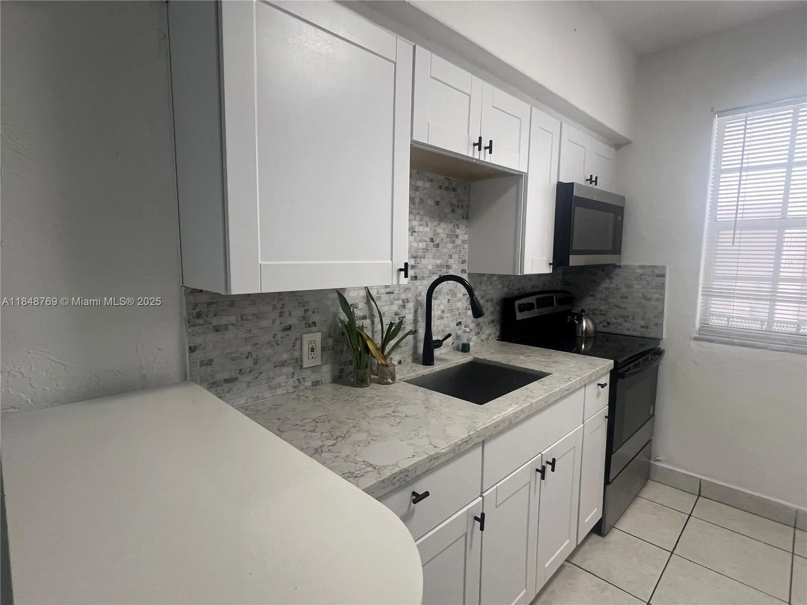 6860 Abbott Ave 4, Miami Beach, Florida 33141, Miami Beach, Florida 33141, 1 Bedroom Bedrooms, ,1 BathroomBathrooms,Residential Lease,For Rent,6860 Abbott Ave 4, Miami Beach, Florida 33141,A11848769