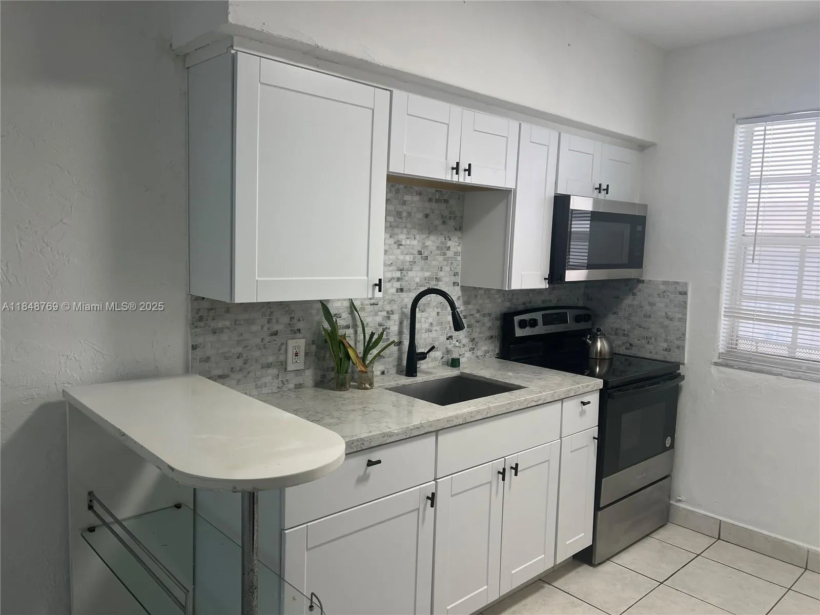 6860 Abbott Ave 4, Miami Beach, Florida 33141, Miami Beach, Florida 33141, 1 Bedroom Bedrooms, ,1 BathroomBathrooms,Residential Lease,For Rent,6860 Abbott Ave 4, Miami Beach, Florida 33141,A11848769