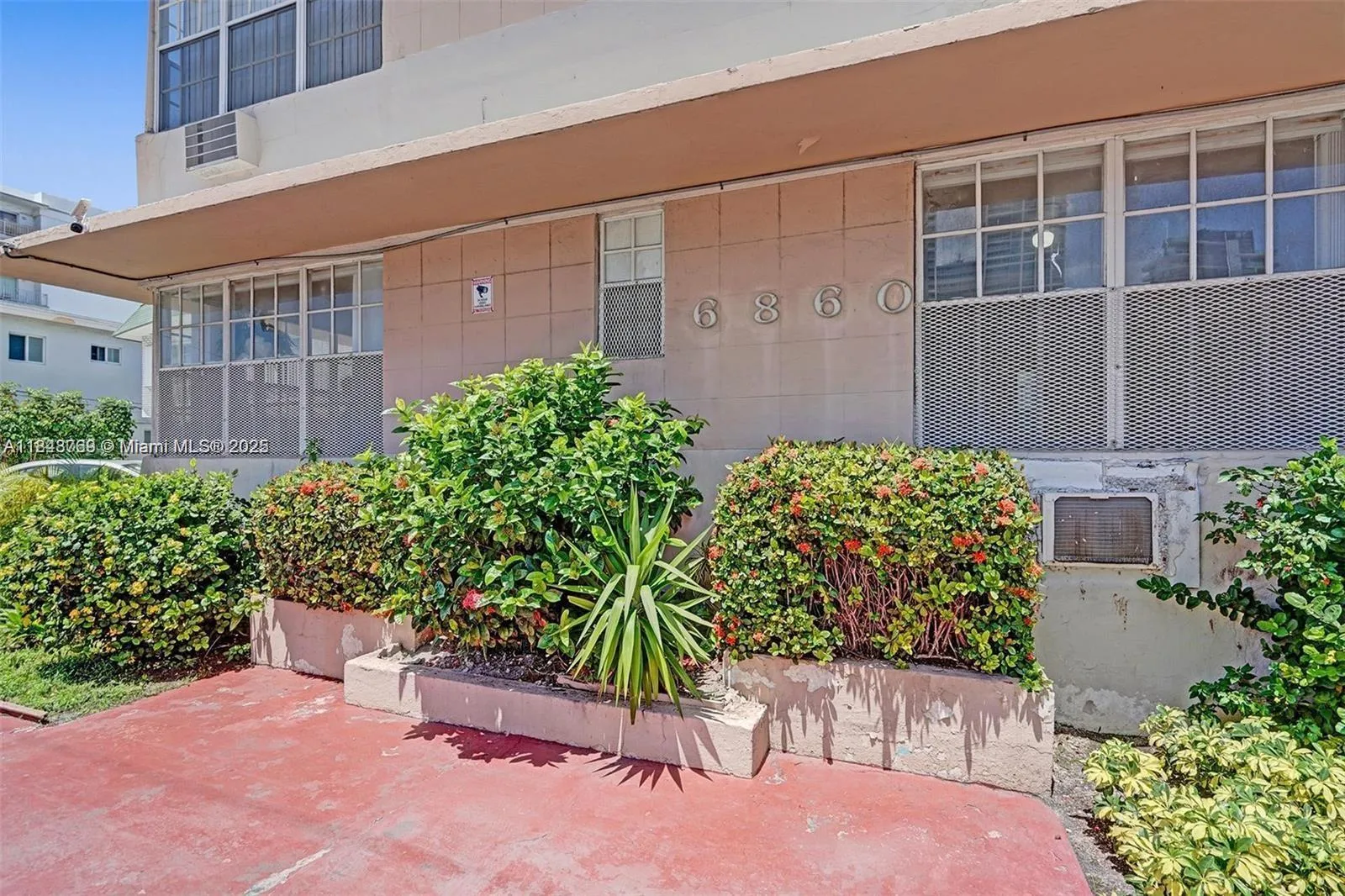 6860 Abbott Ave 4, Miami Beach, Florida 33141, Miami Beach, Florida 33141, 1 Bedroom Bedrooms, ,1 BathroomBathrooms,Residential Lease,For Rent,6860 Abbott Ave 4, Miami Beach, Florida 33141,A11848769