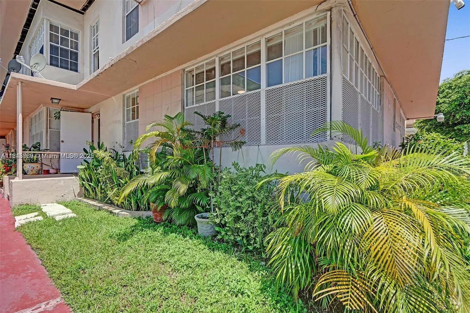 6860 Abbott Ave 4, Miami Beach, Florida 33141, Miami Beach, Florida 33141, 1 Bedroom Bedrooms, ,1 BathroomBathrooms,Residential Lease,For Rent,6860 Abbott Ave 4, Miami Beach, Florida 33141,A11848769