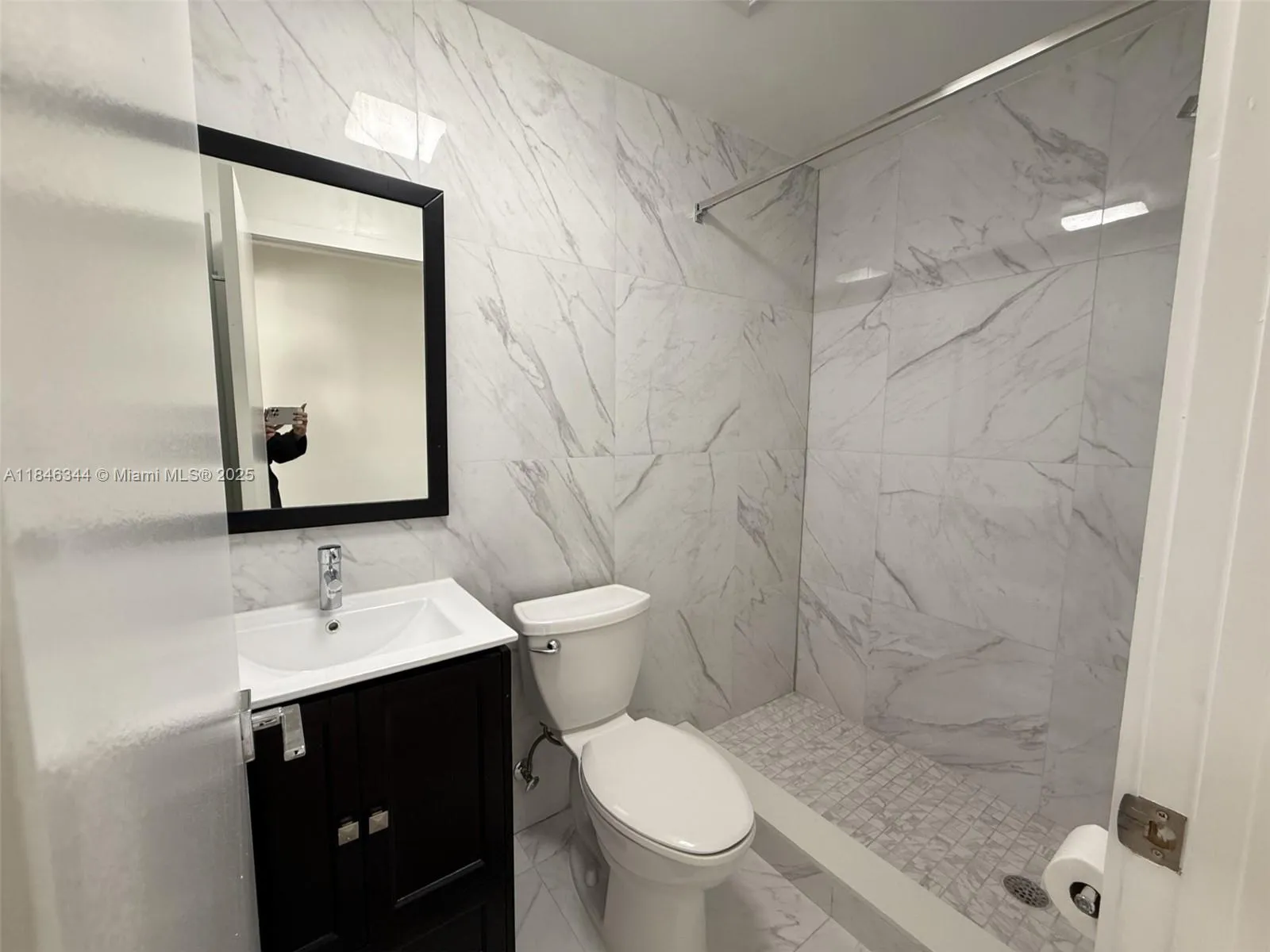 1552 Euclid Ave 3, Miami Beach, Florida 33139, Miami Beach, Florida 33139, 2 Bedrooms Bedrooms, ,2 BathroomsBathrooms,Residential Lease,For Rent,1552 Euclid Ave 3, Miami Beach, Florida 33139,A11846344