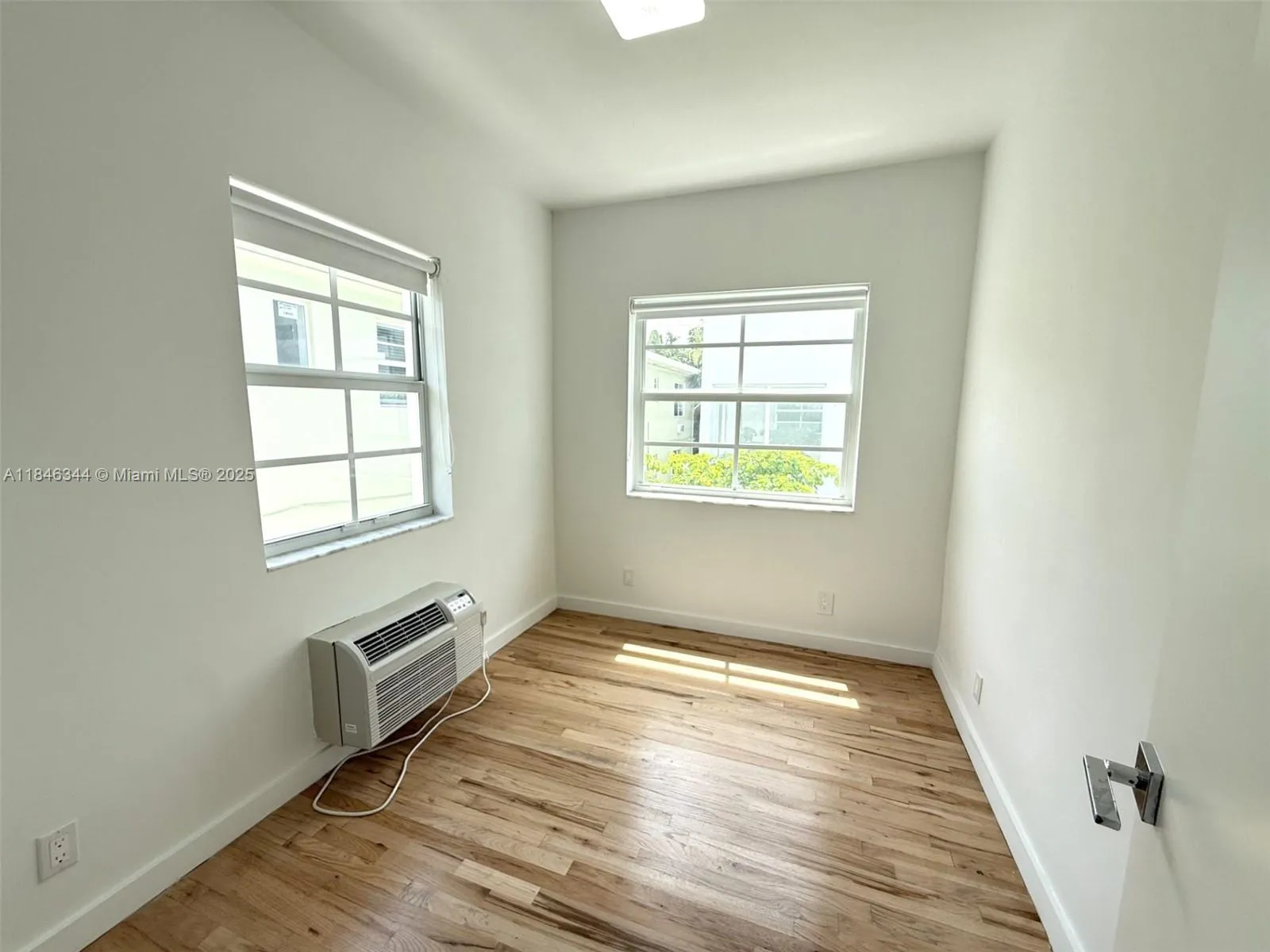1552 Euclid Ave 3, Miami Beach, Florida 33139, Miami Beach, Florida 33139, 2 Bedrooms Bedrooms, ,2 BathroomsBathrooms,Residential Lease,For Rent,1552 Euclid Ave 3, Miami Beach, Florida 33139,A11846344