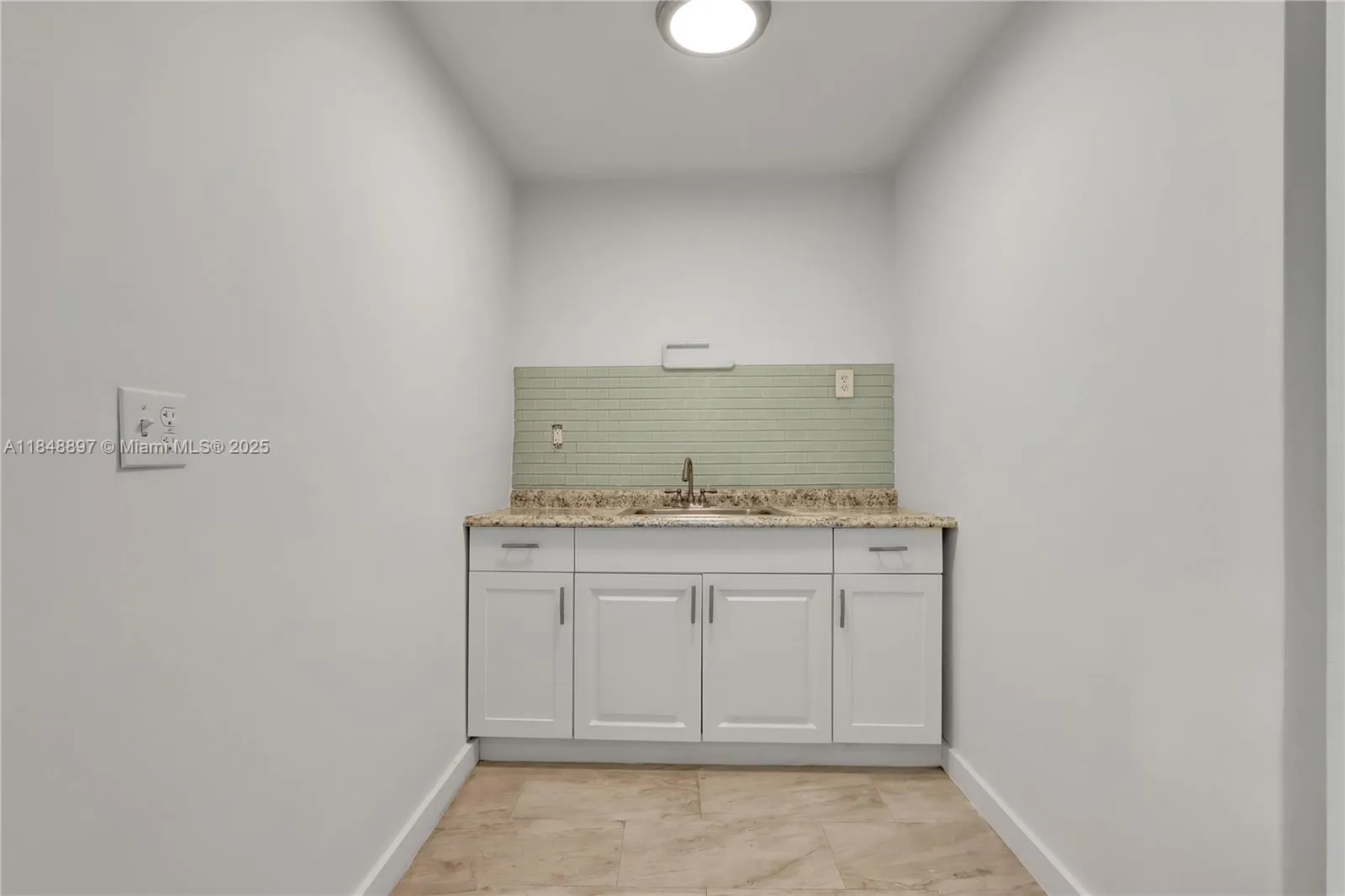 7000 Nw 2nd Ave 7010, Miami, Florida 33150, Miami, Florida 33150, ,Commercial Lease,For Rent,7000 Nw 2nd Ave 7010, Miami, Florida 33150,A11848897