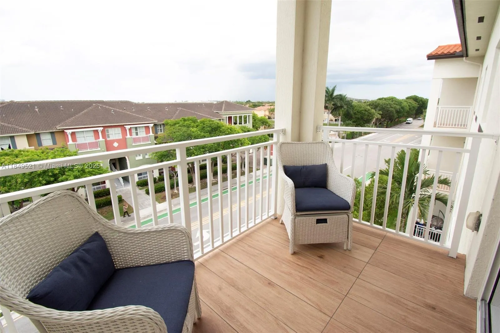 10950 Nw 82nd St 405, Doral, Florida 33178, Doral, Florida 33178, 2 Bedrooms Bedrooms, ,2 BathroomsBathrooms,Residential,For Sale,10950 Nw 82nd St 405, Doral, Florida 33178,A11849521