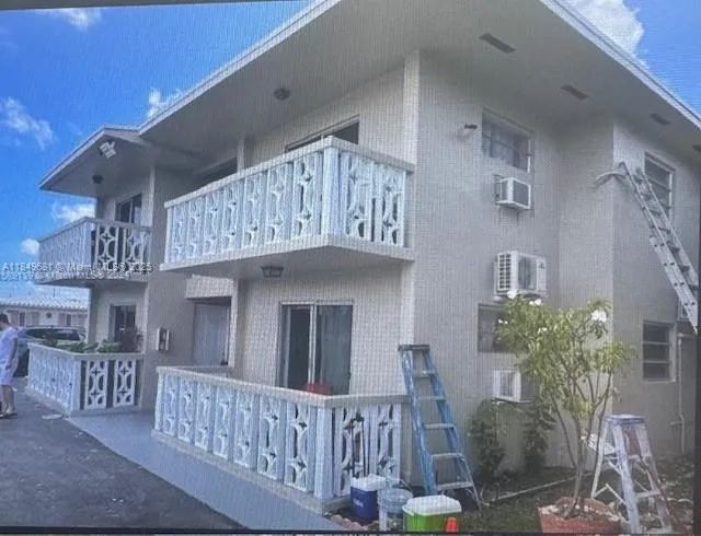 10 Nw 48th Pl 1, Miami, Florida 33126, Miami, Florida 33126, 18 Bedrooms Bedrooms, ,10 BathroomsBathrooms,Residential Lease,For Rent,10 Nw 48th Pl 1, Miami, Florida 33126,A11849681