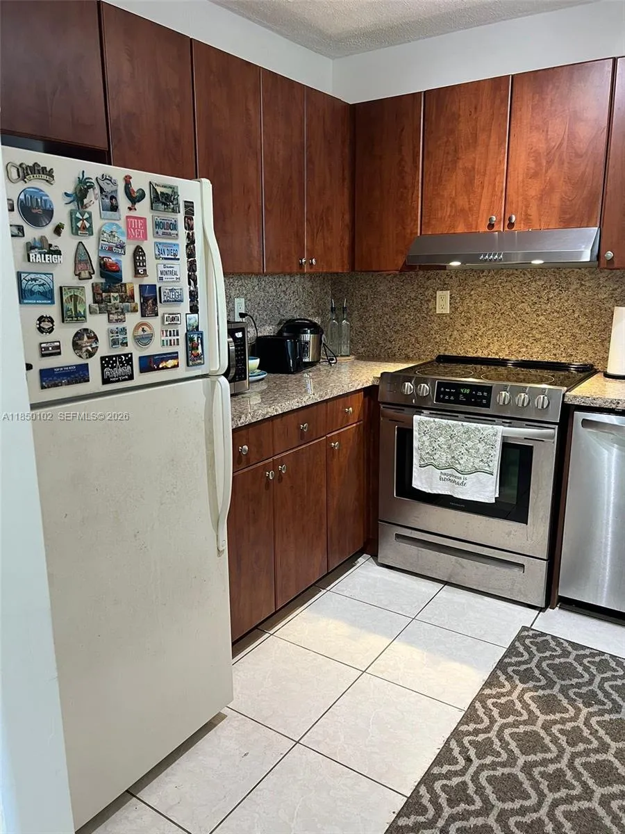 9682 Fontainebleau Blvd 401, Miami, Florida 33172, Miami, Florida 33172, 1 Bedroom Bedrooms, ,1 BathroomBathrooms,Residential,For Sale,9682 Fontainebleau Blvd 401, Miami, Florida 33172,A11850102