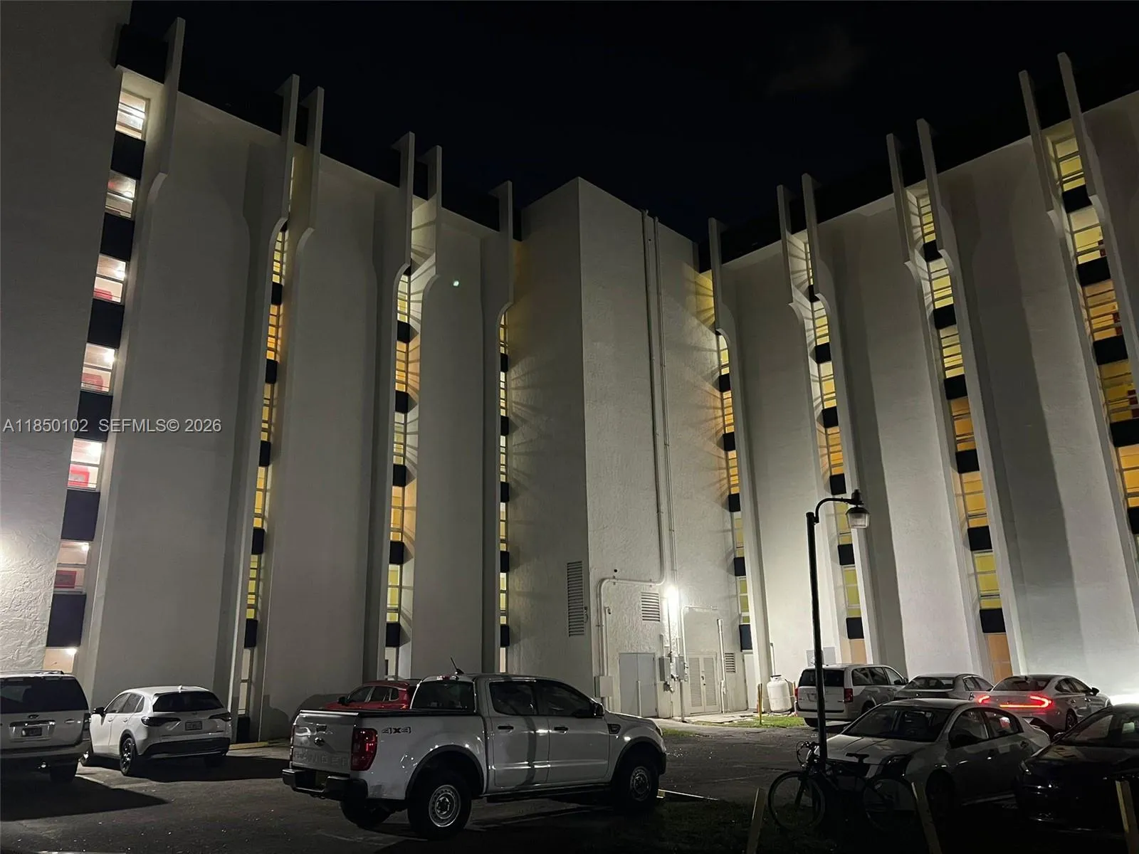 9682 Fontainebleau Blvd 401, Miami, Florida 33172, Miami, Florida 33172, 1 Bedroom Bedrooms, ,1 BathroomBathrooms,Residential,For Sale,9682 Fontainebleau Blvd 401, Miami, Florida 33172,A11850102