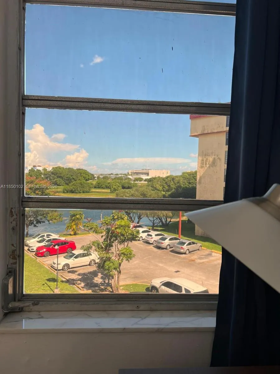 9682 Fontainebleau Blvd 401, Miami, Florida 33172, Miami, Florida 33172, 1 Bedroom Bedrooms, ,1 BathroomBathrooms,Residential,For Sale,9682 Fontainebleau Blvd 401, Miami, Florida 33172,A11850102