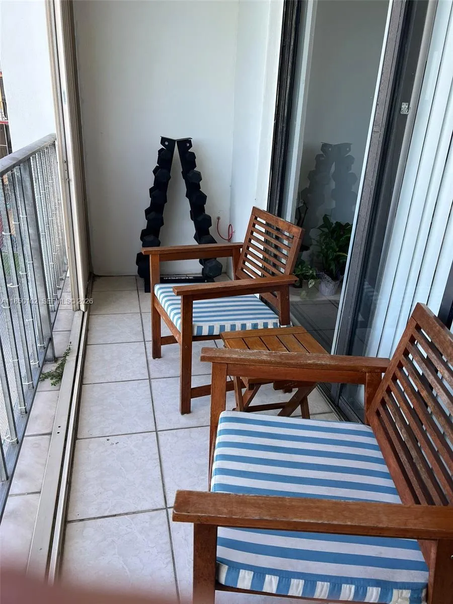 9682 Fontainebleau Blvd 401, Miami, Florida 33172, Miami, Florida 33172, 1 Bedroom Bedrooms, ,1 BathroomBathrooms,Residential,For Sale,9682 Fontainebleau Blvd 401, Miami, Florida 33172,A11850102