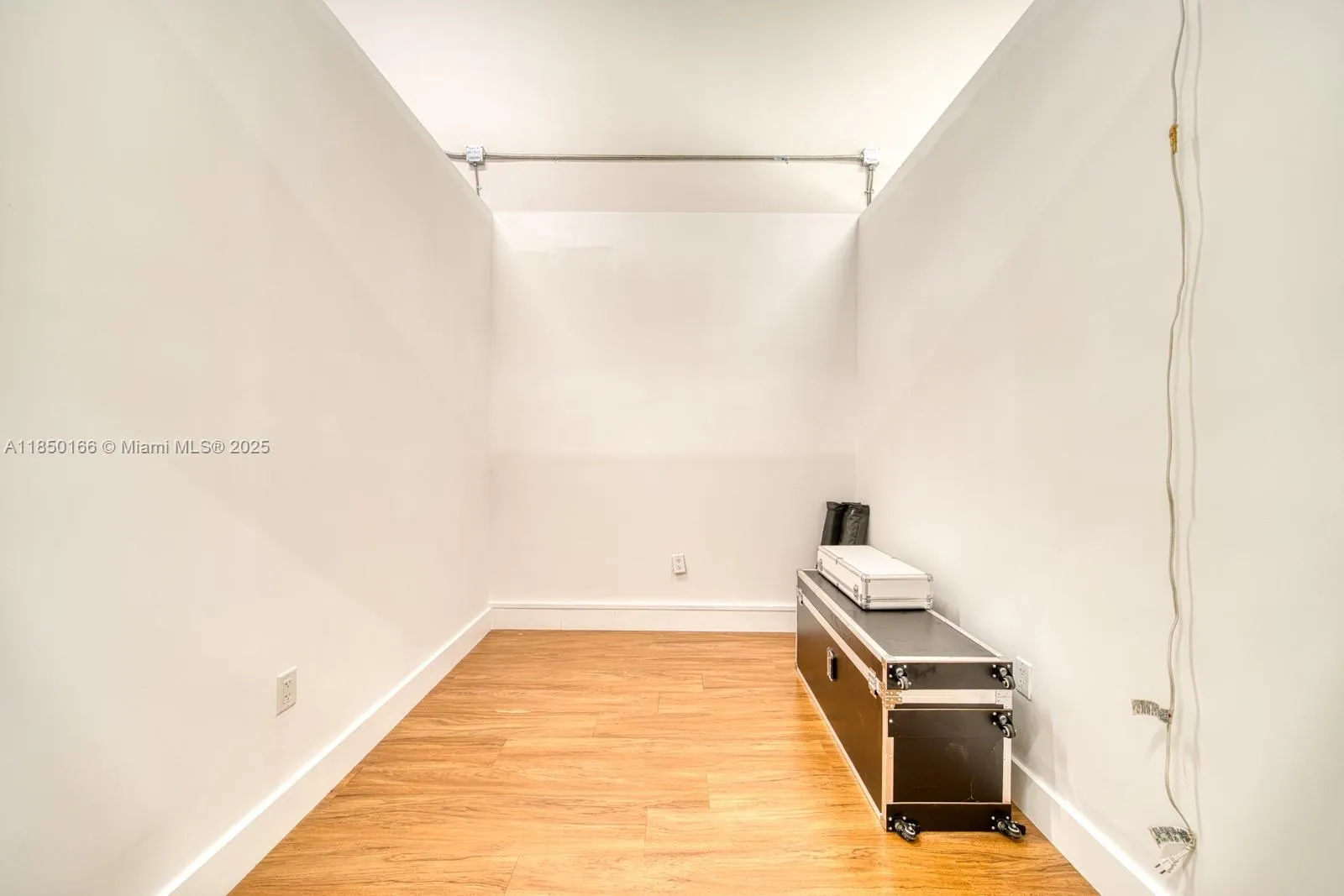 Full Service Salon Suite For Sale In Hialeah Garde, Hialeah, Florida 33016, ,Business Opportunity,For Sale,Full Service Salon Suite For Sale In Hialeah Garde,A11850166