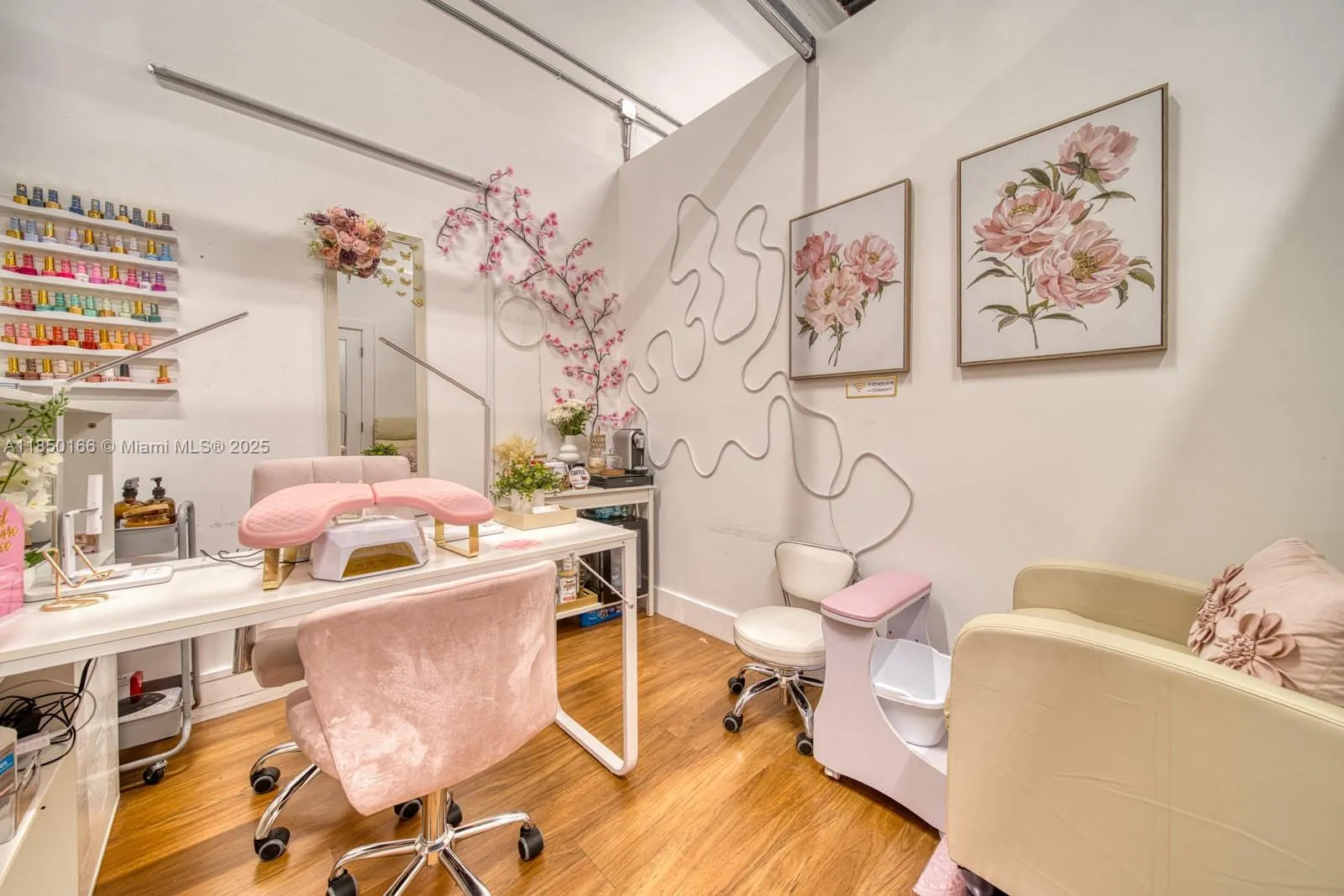 Full Service Salon Suite For Sale In Hialeah Garde, Hialeah, Florida 33016, ,Business Opportunity,For Sale,Full Service Salon Suite For Sale In Hialeah Garde,A11850166